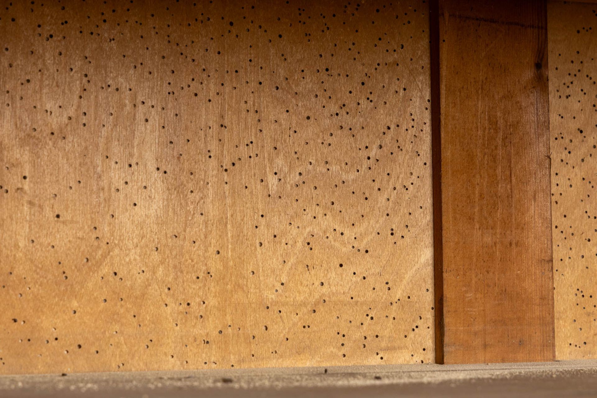 A large 'Shop Counter' patinated and oiled wood. 20th C. (L:57 x W:230 x H:80 cm) - Image 11 of 11