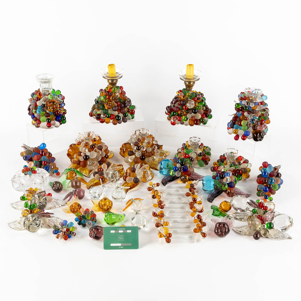 A large collection of table decoration and ornaments, coloured glass. (H:16 x D:16 cm) - Image 2 of 11