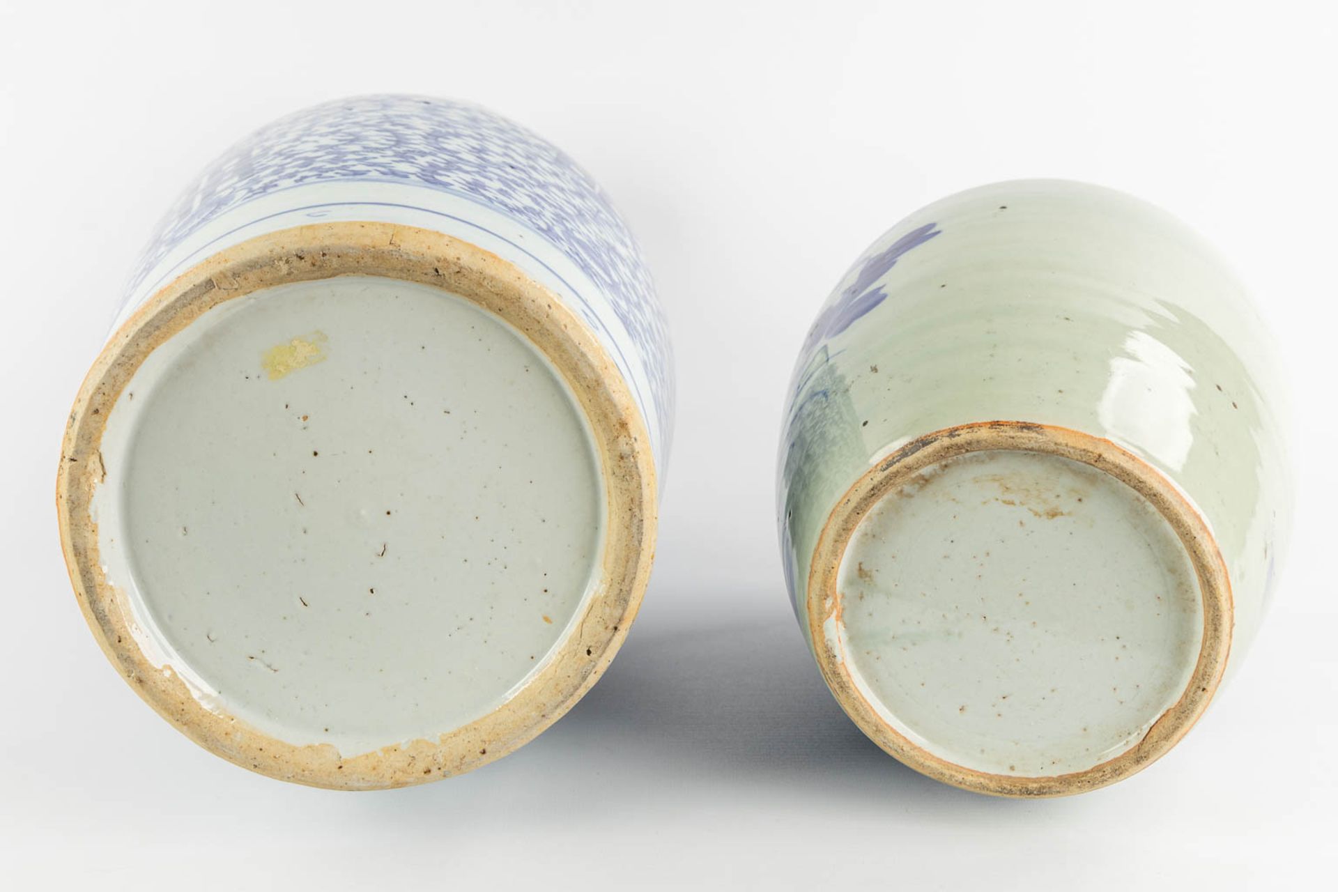 A Chinese celadon vase and ginger jar with a blue-white Double Xi and Floral decor. 19th/20th C. (H: - Bild 8 aus 11