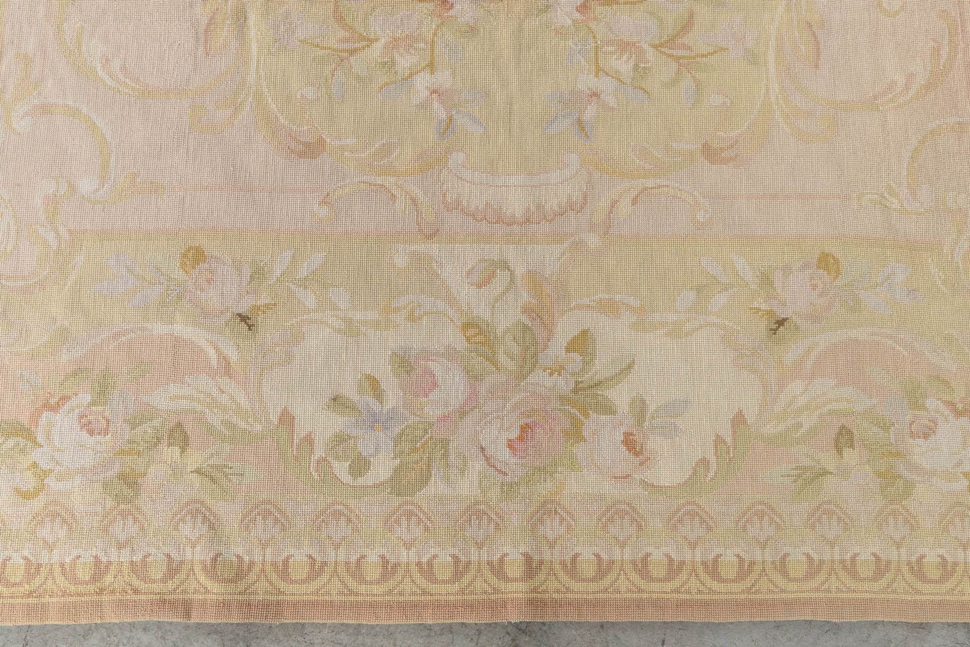 A pair of large Aubusson carpets. (L:304 x W:240 cm) - Bild 16 aus 21