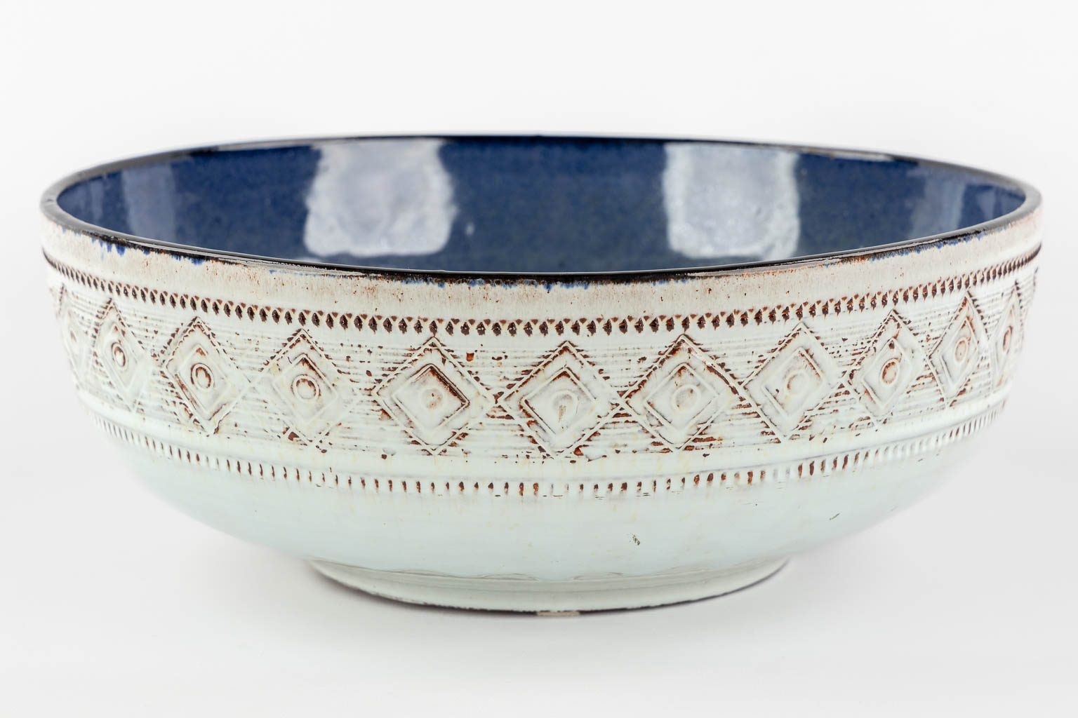 Rogier VANDEWEGHE (1923-2020) 'Bowl, blue and white glaze' for Amphora. (H:16 x D:34 cm) - Image 6 of 12