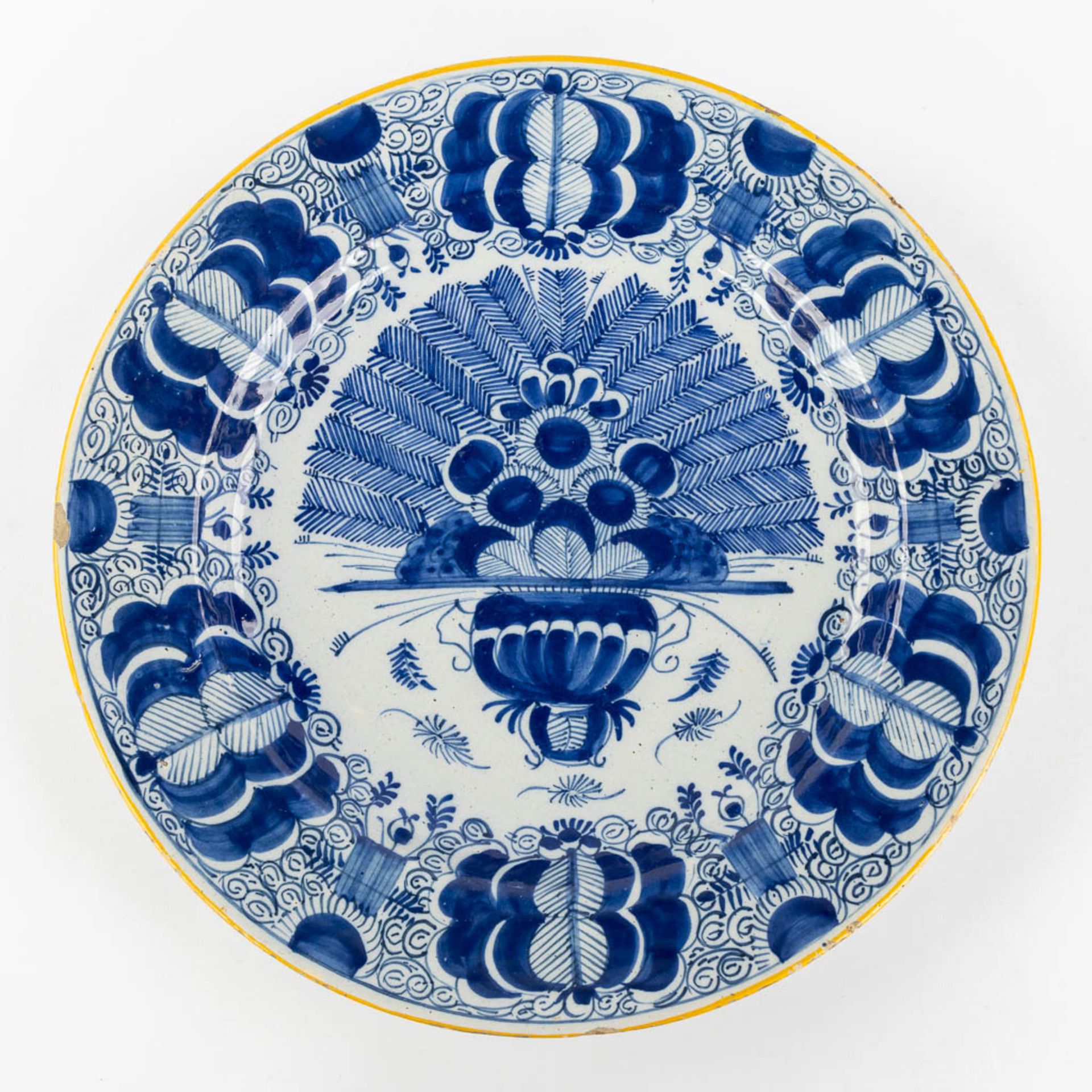 Delft, 'De Drie Klokken' A 5-piece 'Kaststel', added a 'De Porceleyne Klaauw' Peacock plate. 18th. ( - Image 20 of 26