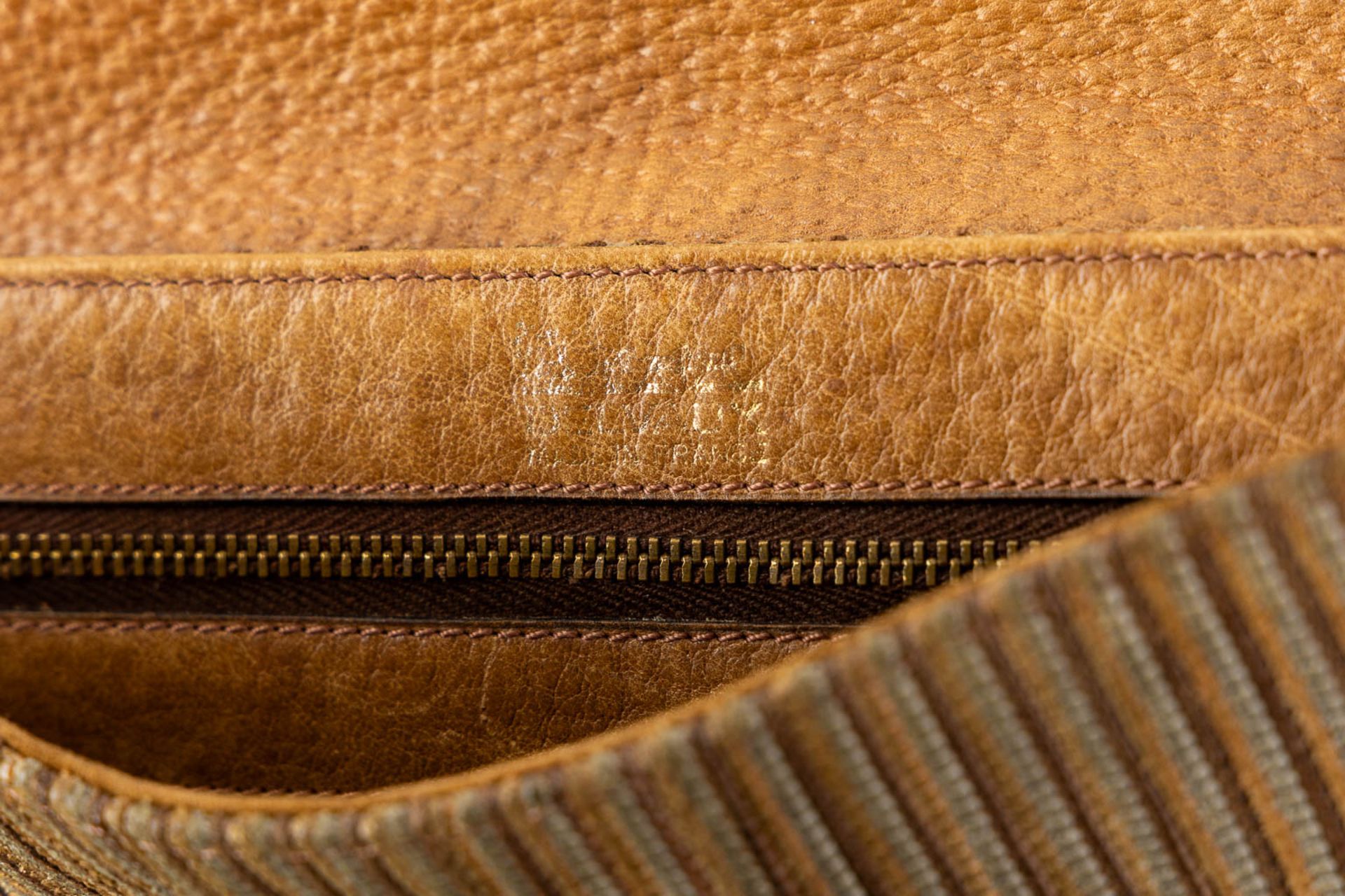 Delvaux, a handbag, added 'Airess', a toilet bag. (W:34 x H:29 cm) - Bild 22 aus 23