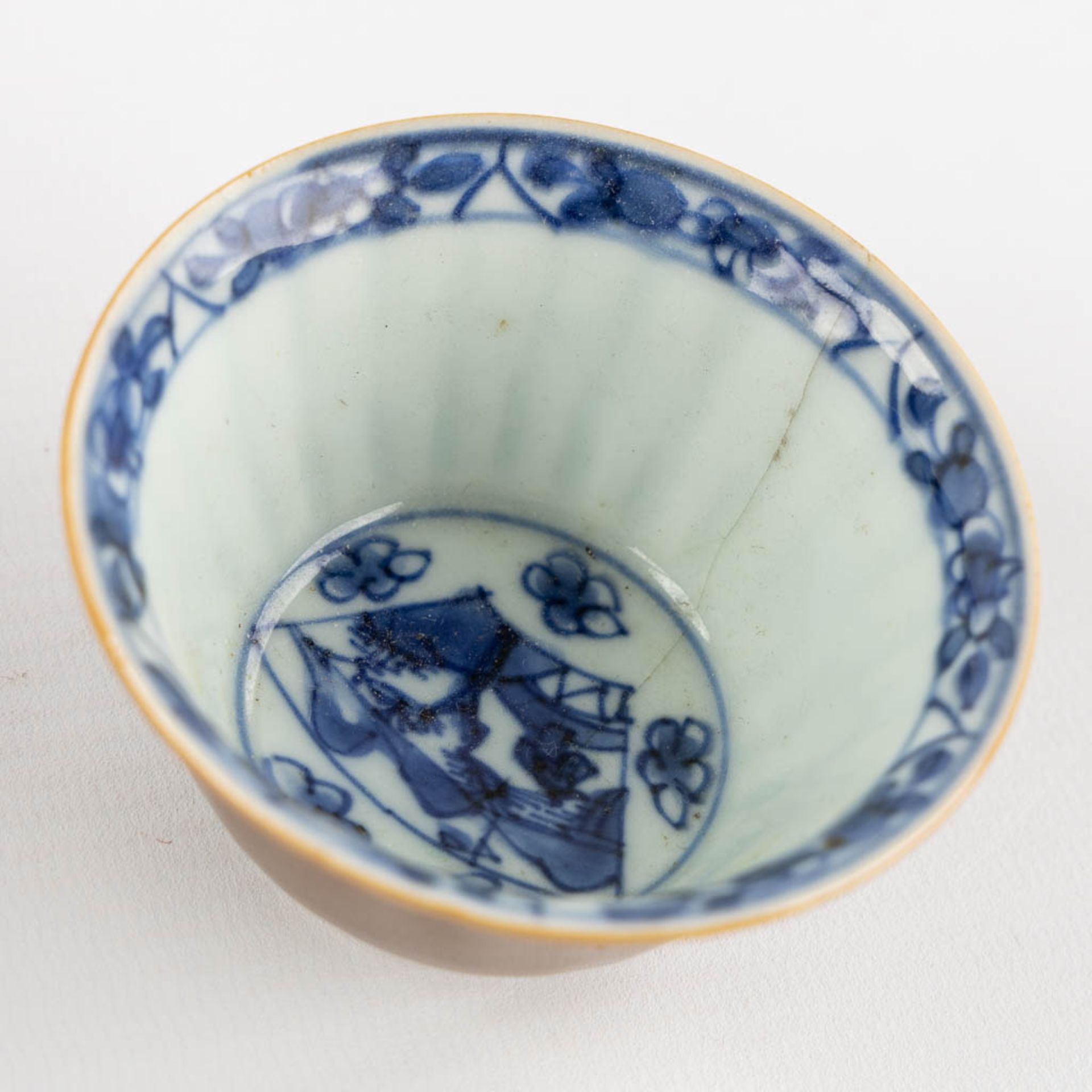 Fifteen Chinese cups, saucers and plates, blue white and Famille Roze. (D:23,4 cm) - Bild 15 aus 15