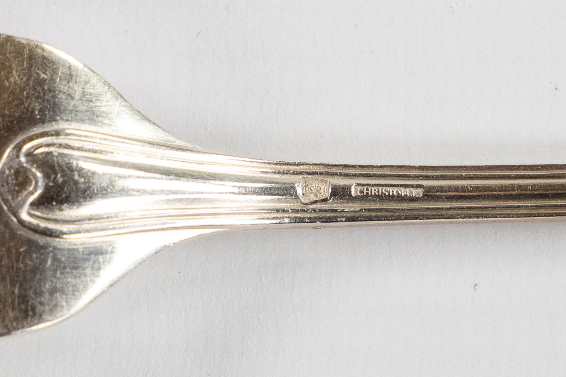 A large collection of silver-plated cutlery, added 12 Delheid silver ice spoons, 309g.  - Bild 5 aus 16