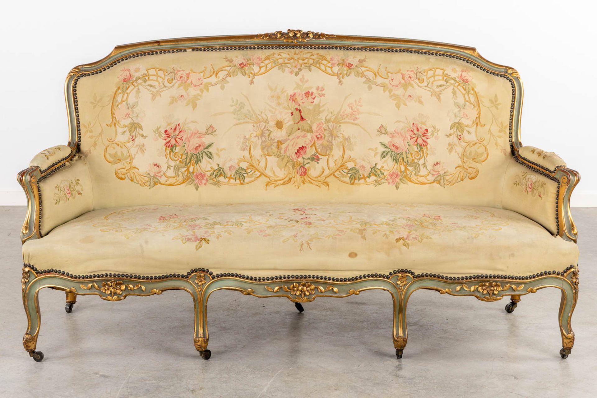 A Louis XV style sofa, upholstered with flower embroideries. (L:80 x W:175 x H:96 cm) - Bild 3 aus 11