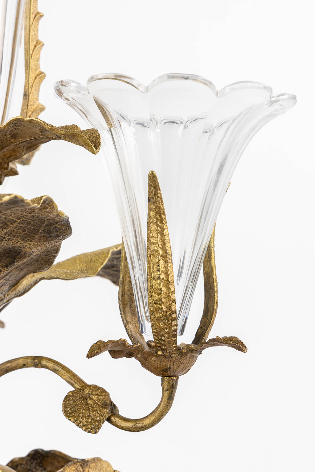 An 'Epergne' or 'Table Centerpiece', bronze and glass trumpet vases. (H:71 x D:44 cm) - Image 8 of 11