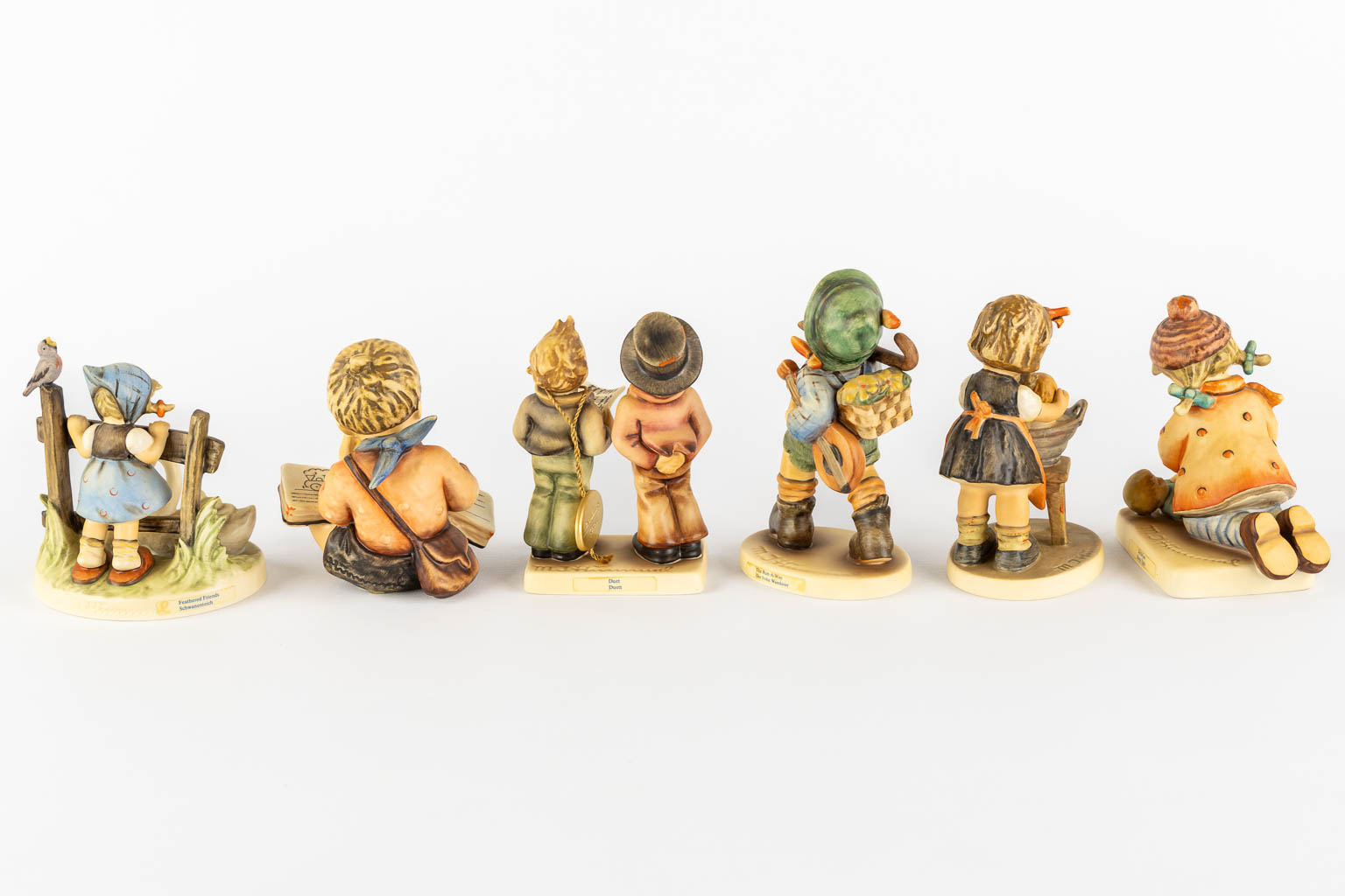 Hummel, 12 figurines, polychrome porcelain. (H:18,5 cm) - Image 8 of 10