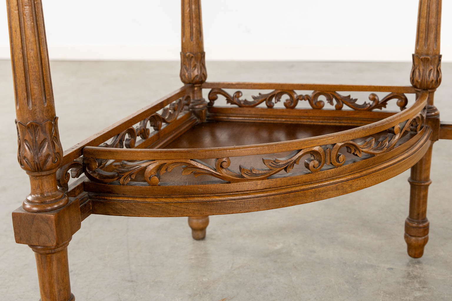 An elegant ladies' desk, walnut with marquetry inlay. 19th C. (L:50 x W:88 x H:120 cm) - Image 12 of 12