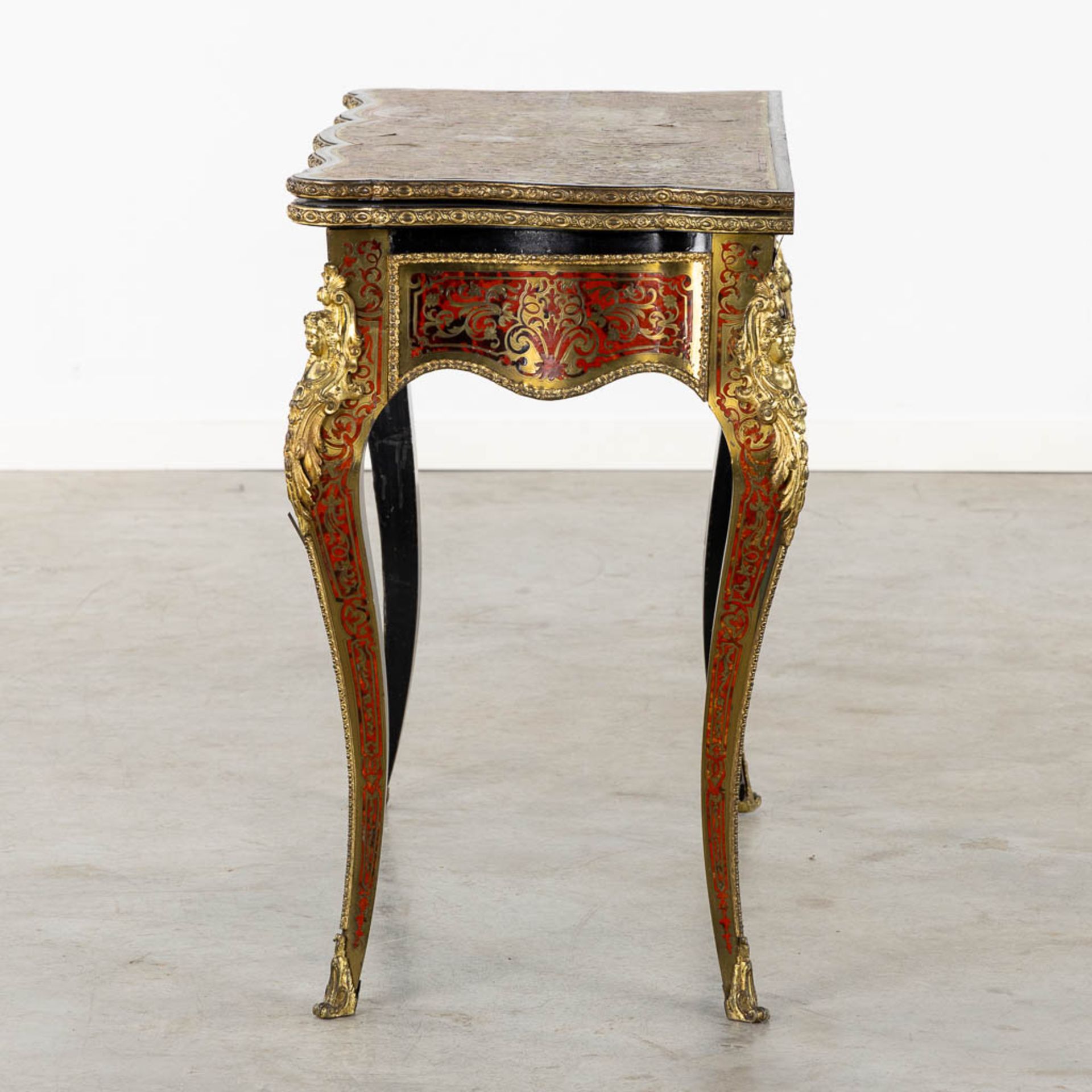 A 'Boulle inlay' card playing table mounted with gilt bronze, Napoleon 3, 19th C. (L:45 x W:87 x H:7 - Bild 4 aus 16
