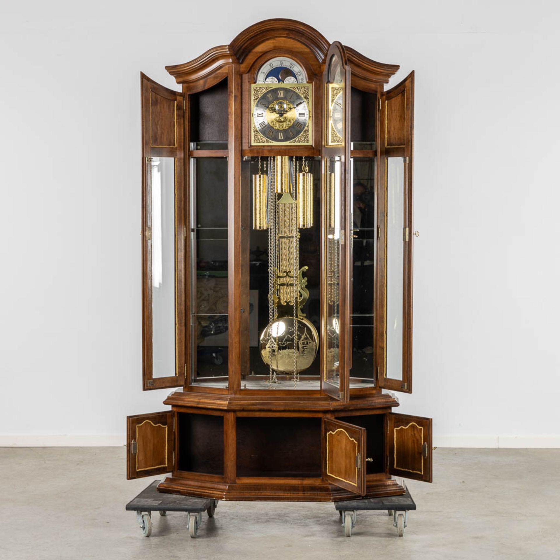 A decorative standing clock, with decorated weights. (L:40 x W:106 x H:214 cm) - Bild 3 aus 10