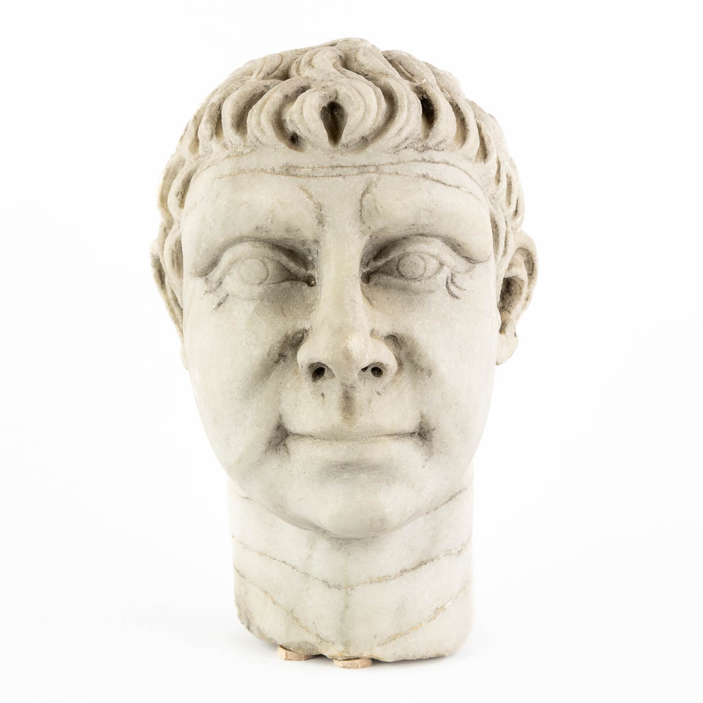 Head of a man, sculptured Carrara marble. 19th C. (L:19 x W:24 x H:30 cm) - Image 3 of 12