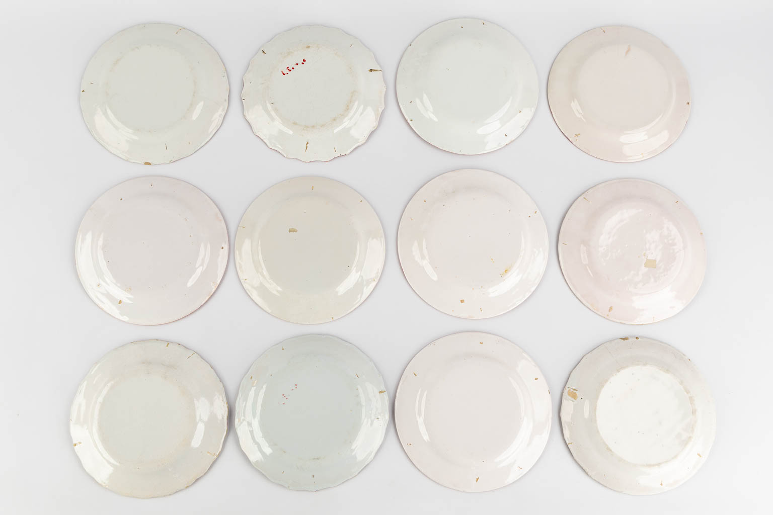 A large lot of Faience De L'est, France. 36 pieces. (L:33 x W:45 cm) - Image 19 of 23