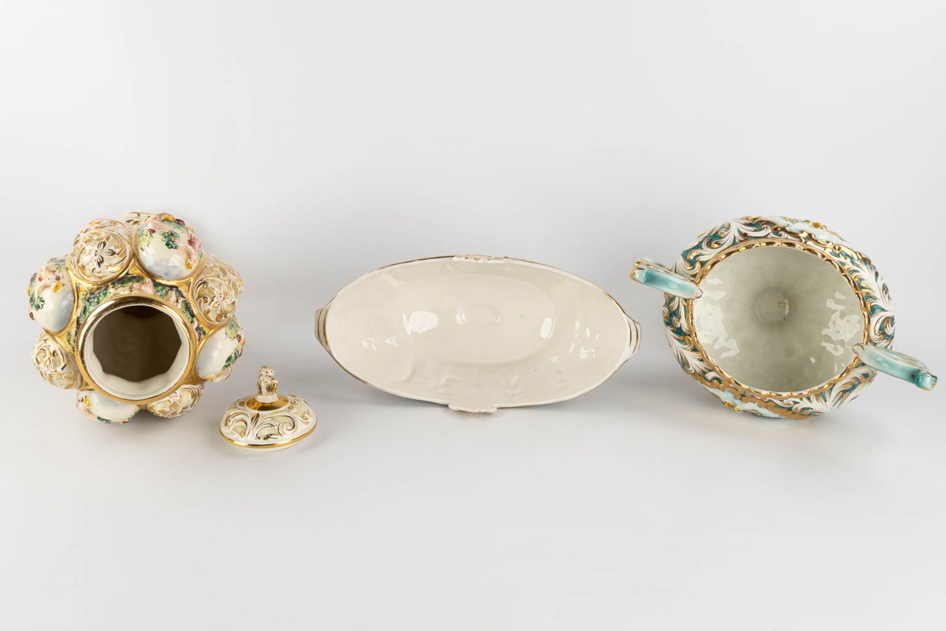 Six large bowls and vases, glazed faience, Capodimonte, Italy. (H:52 x D:23 cm) - Bild 10 aus 16