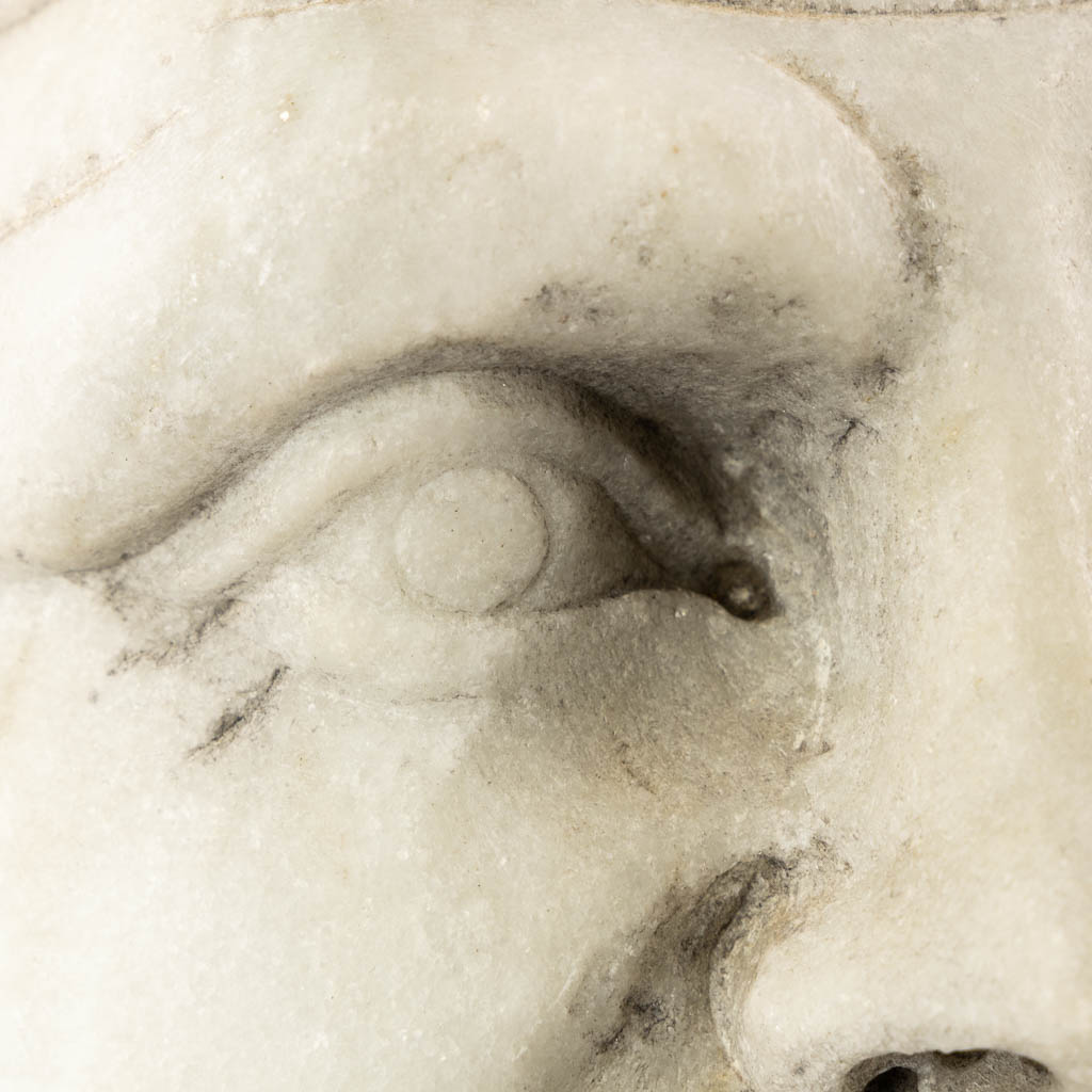 Head of a man, sculptured Carrara marble. 19th C. (L:19 x W:24 x H:30 cm) - Image 12 of 12
