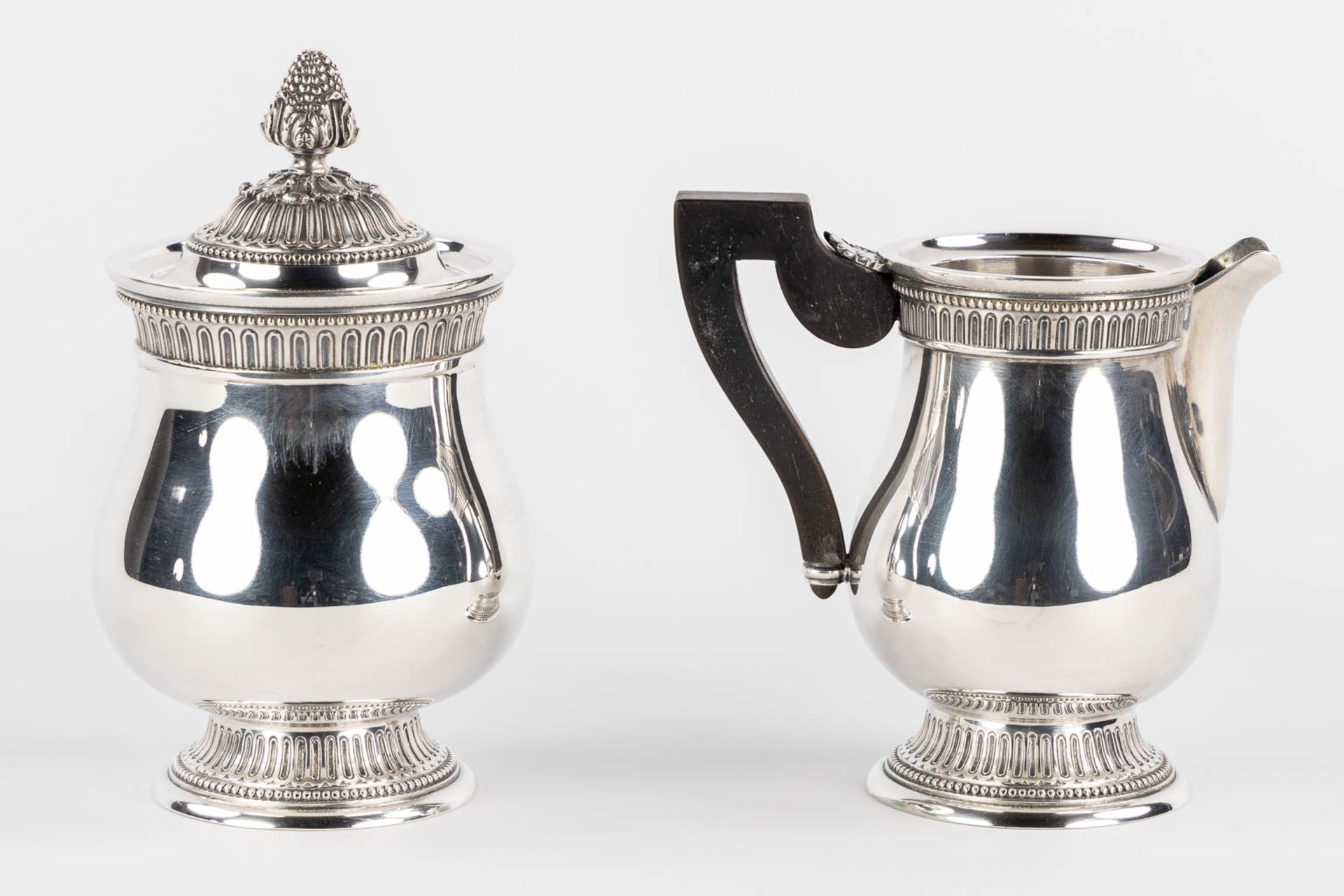 Christofle 'Malmaison' a coffee and tea service. (L:42 x W:66 cm) - Bild 15 aus 22