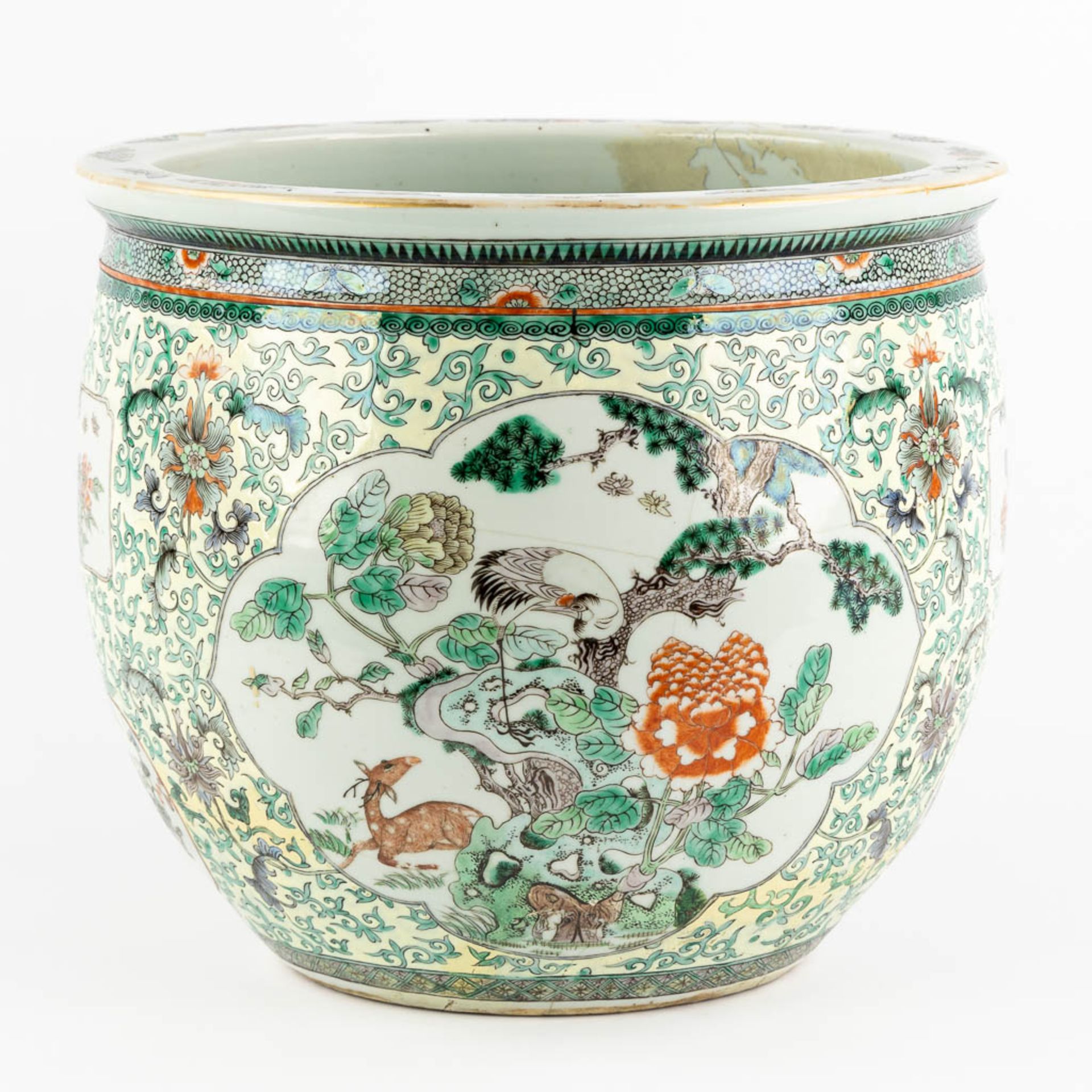 A Large Chinese Cache-Pot, Famille Verte decorated with fauna and flora. 19th C. (H:35 x D:40 cm) - Bild 6 aus 14