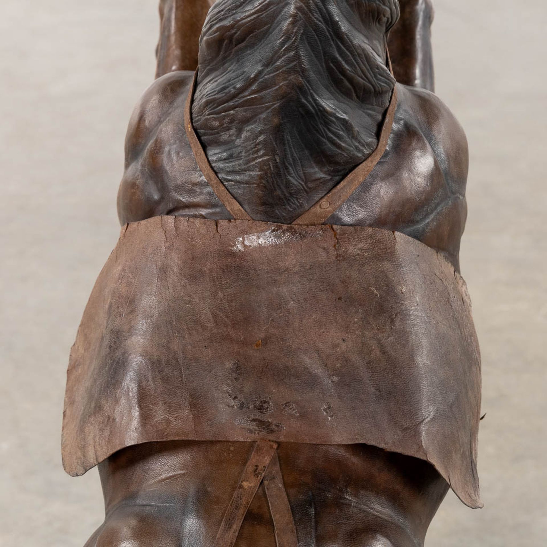 A decorative 'Prancing Horse', leather. (L:27 x W:67 x H:100 cm) - Bild 11 aus 12