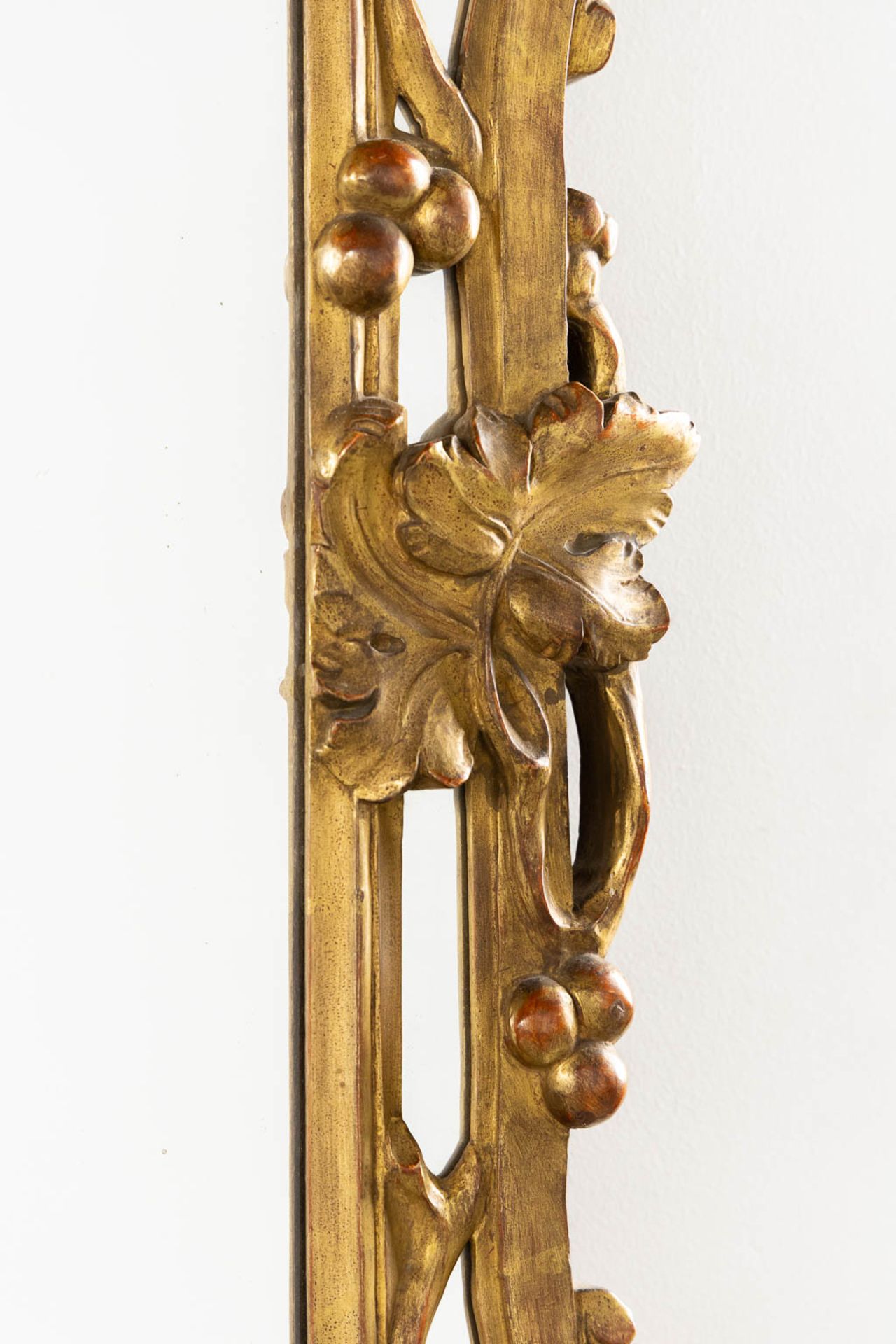 An antique, wood-sculptured and gilt mirror, France, 20th C. (W:74 x H:130 cm) - Image 4 of 7