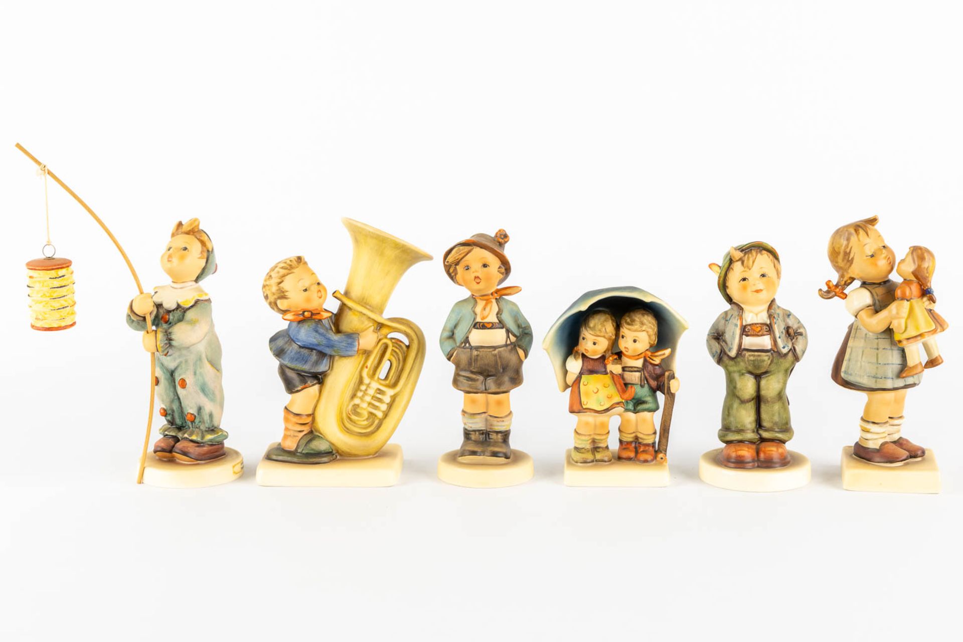 Hummel, 12 figurines, polychrome porcelain. (H:21 cm) - Image 3 of 10