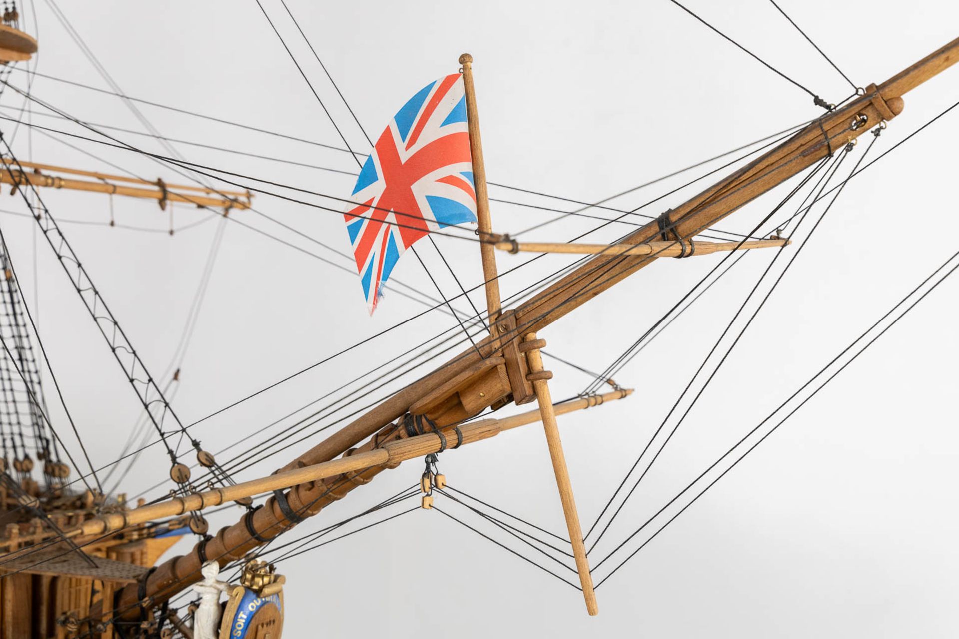 H.M.S. Victory, a large and decorative, hand-made ship. (L:56 x W:320 x H:285 cm) - Bild 13 aus 18