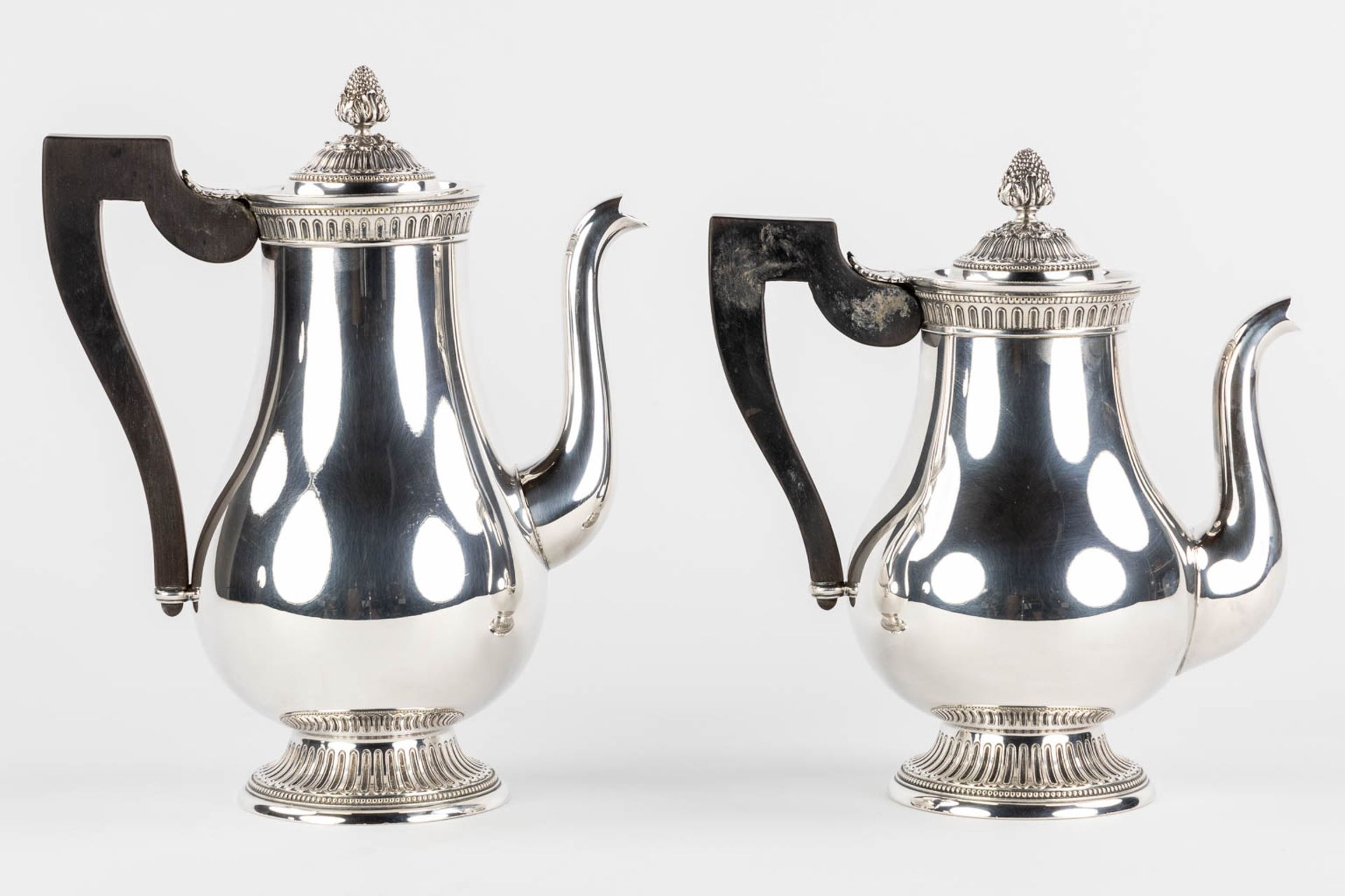 Christofle 'Malmaison' a coffee and tea service. (L:42 x W:66 cm) - Bild 7 aus 22