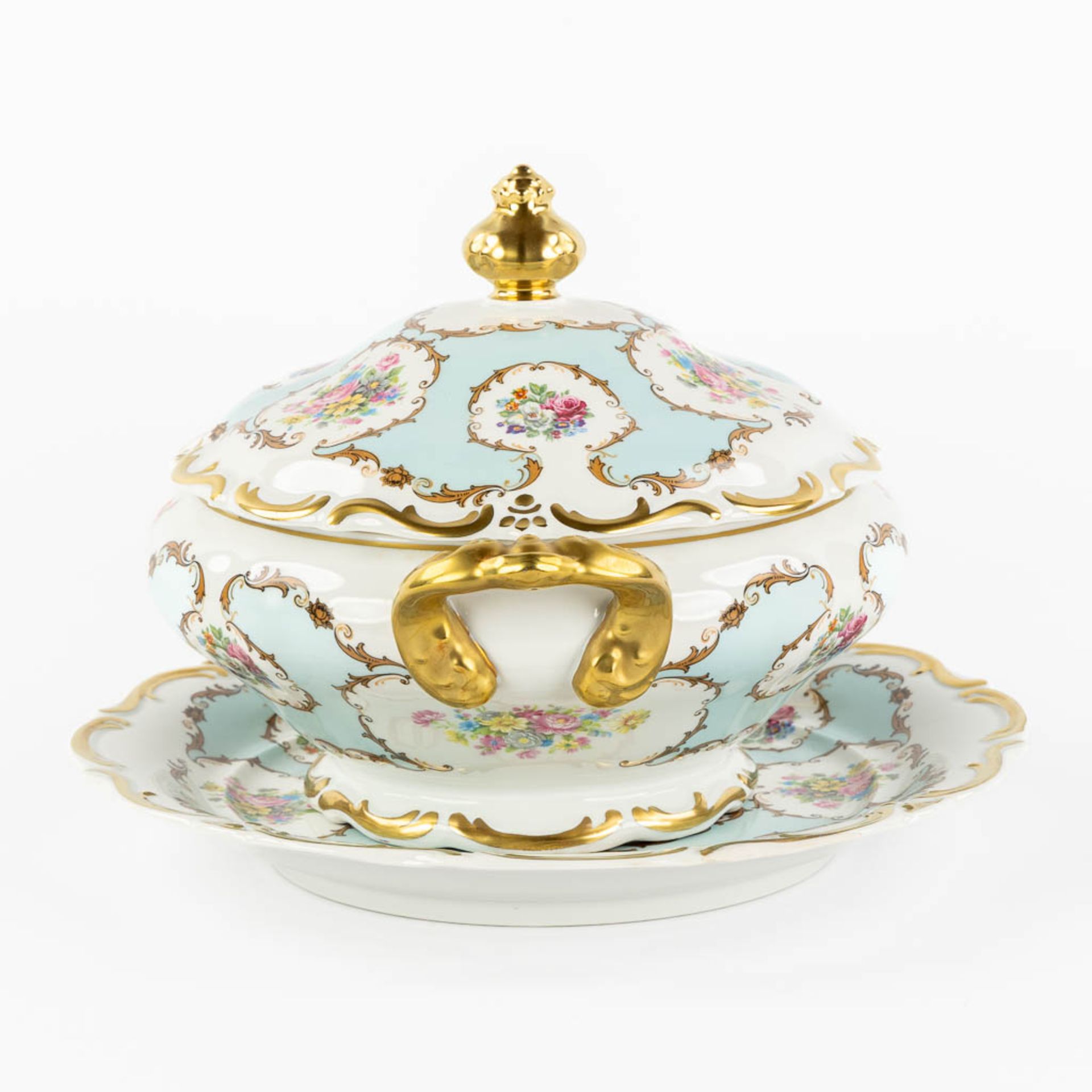 Limoges, a tureen on a large platter. Hand-painted flower decor. (D:31 cm) - Image 6 of 13