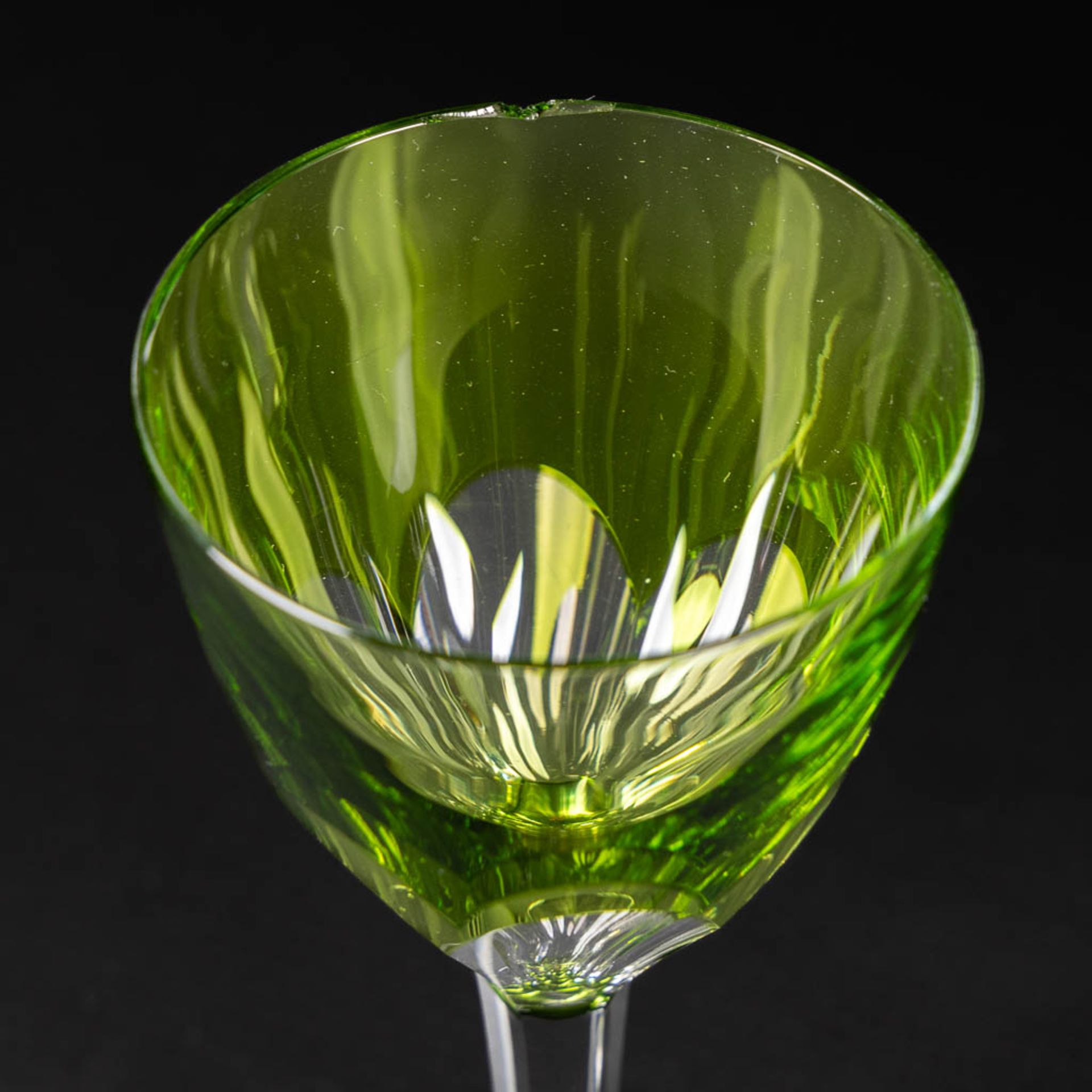 Val Saint Lambert, 'Gevaert' a large collection of coloured and cut crystal goblets. (H:19,1 cm) - Image 7 of 10