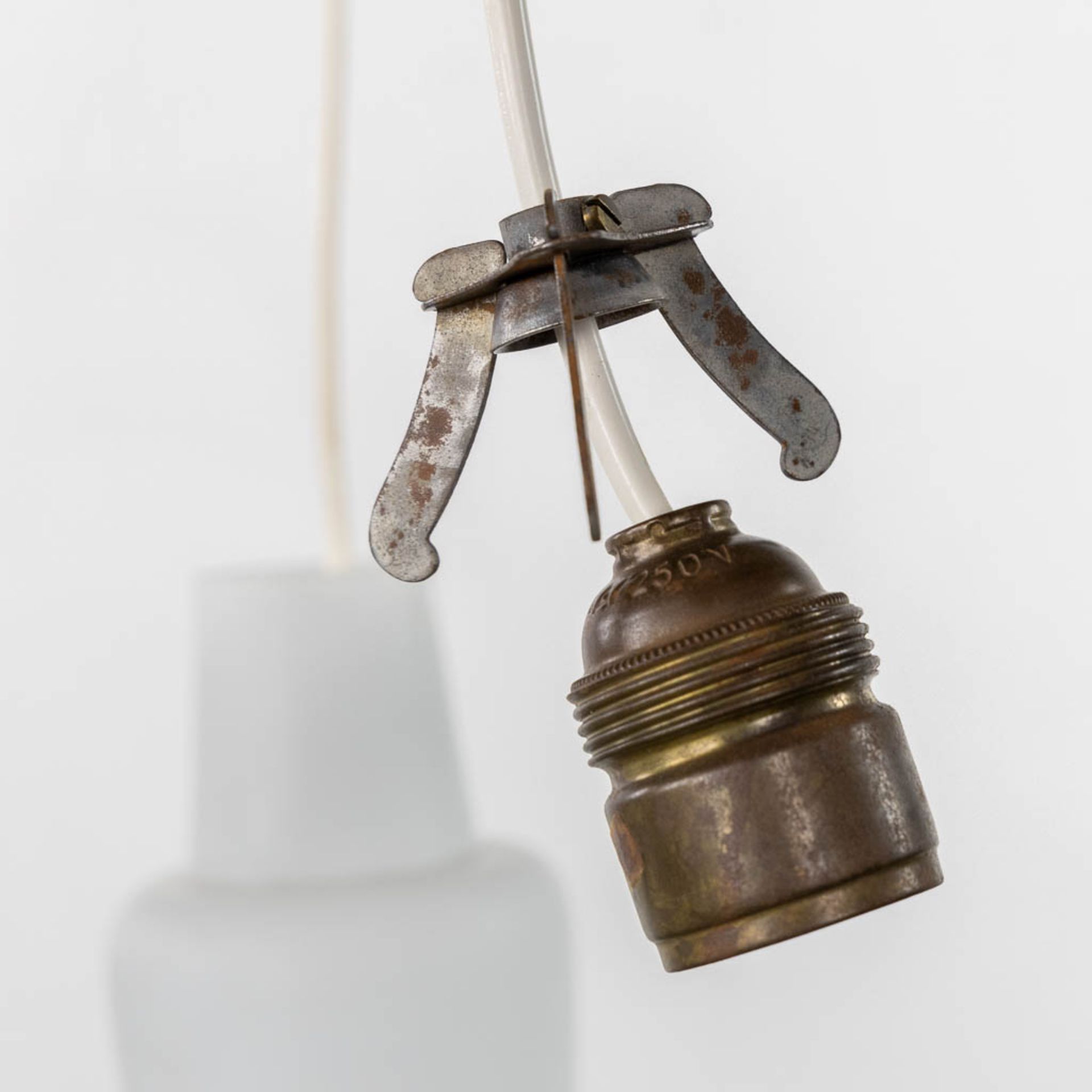 Fog & Morup, a Danish chandelier with three opaline glass lampshades. (L:37 x W:37 x H:78 cm) - Bild 6 aus 7