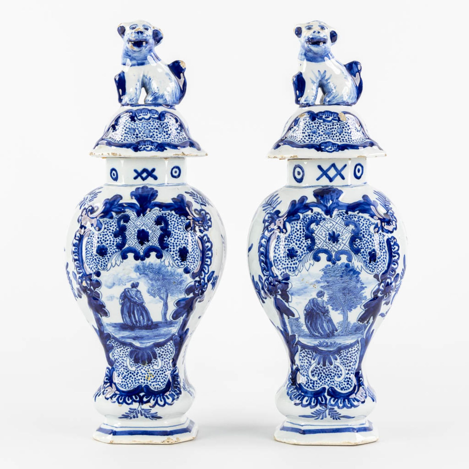 Delft, a collection of table accessories and plates. (L:11 x W:30 x H:28 cm) - Bild 5 aus 18