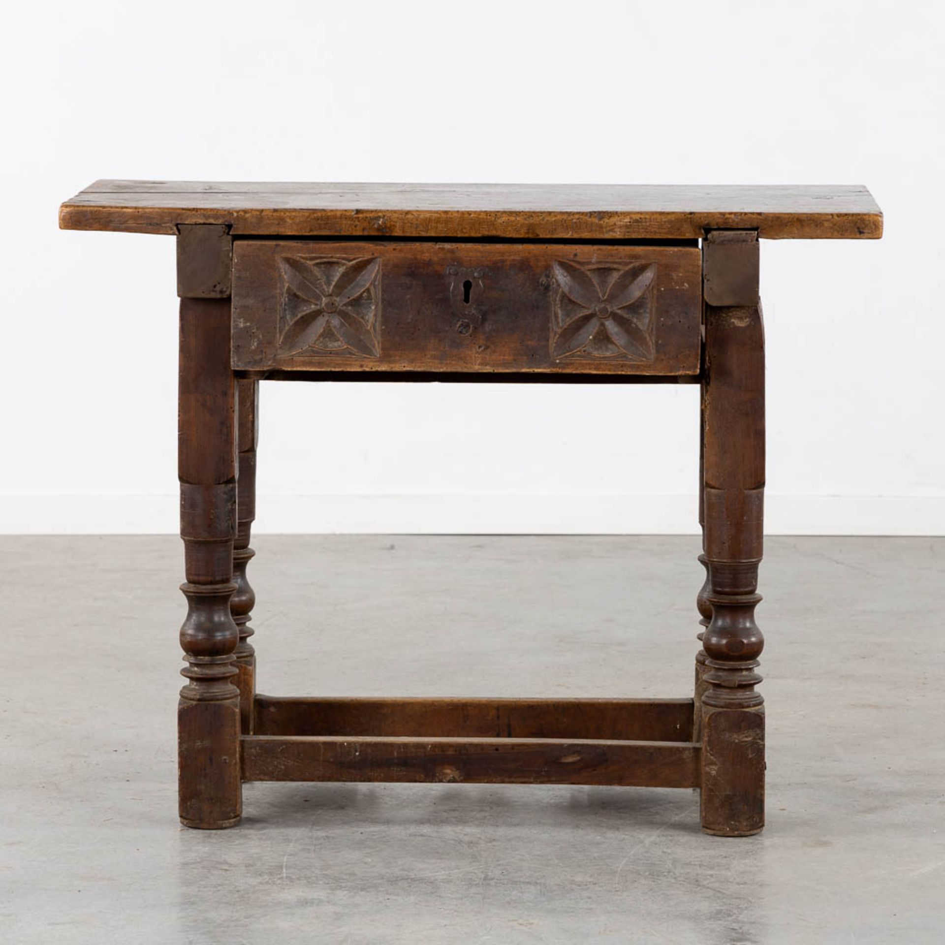 An antique side table, sculptured wood. (L:46 x W:97 x H:76 cm) - Image 4 of 14