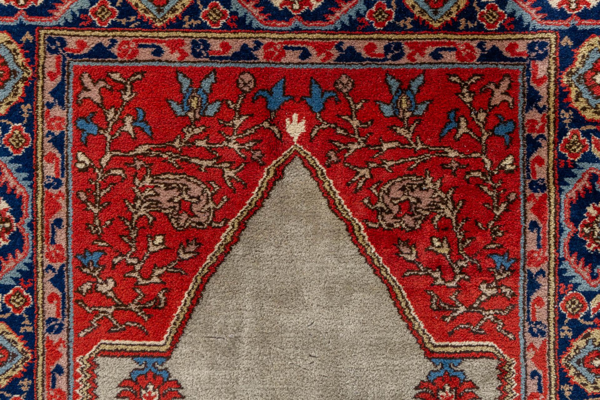 An Oriental hand-made carpet, Kayseri. (L:180 x W:128 cm) - Image 4 of 8