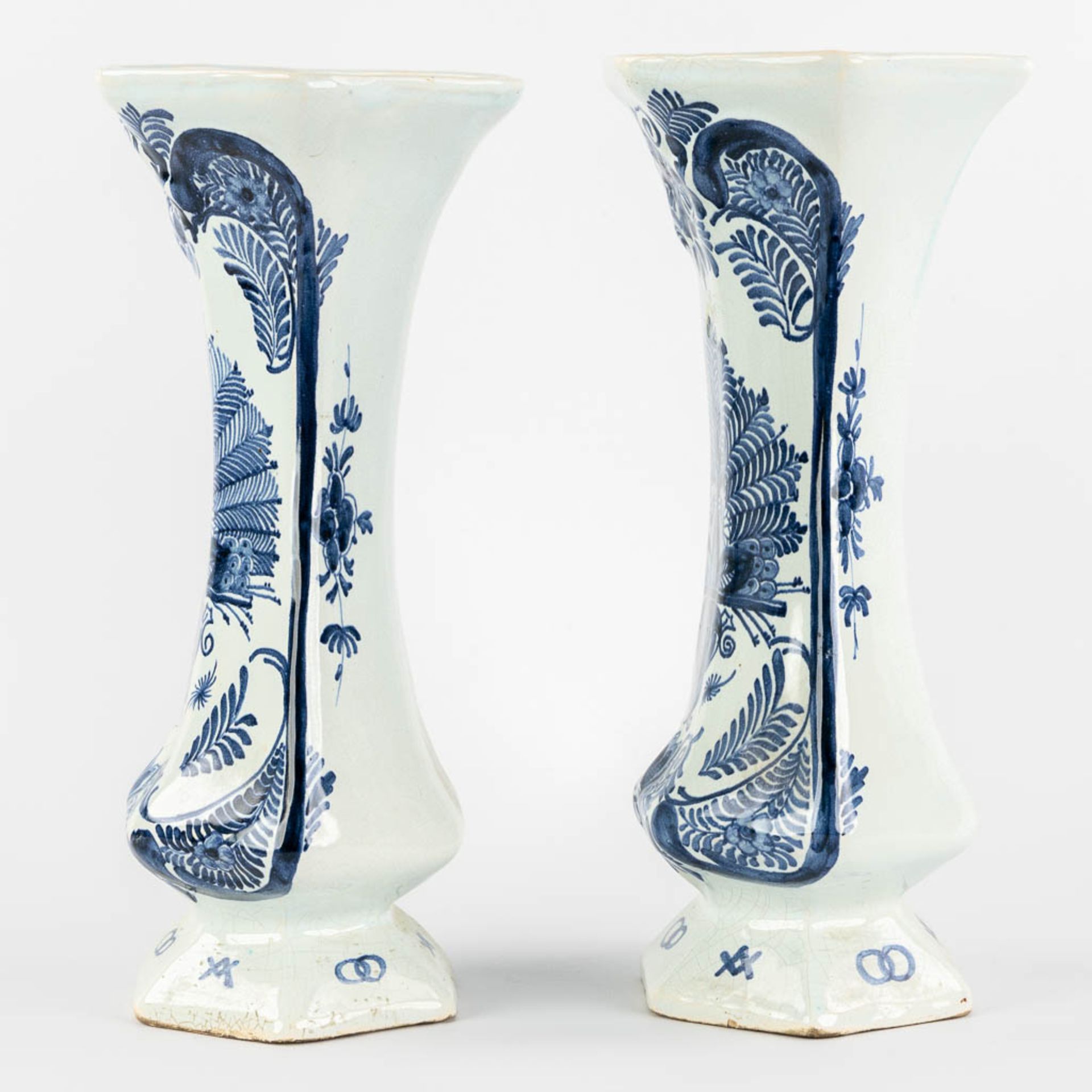 Oud Delft, Nijmegen. A 5-piece 'Kaststel', faience. (L:12 x W:18 x H:38 cm) - Image 16 of 18