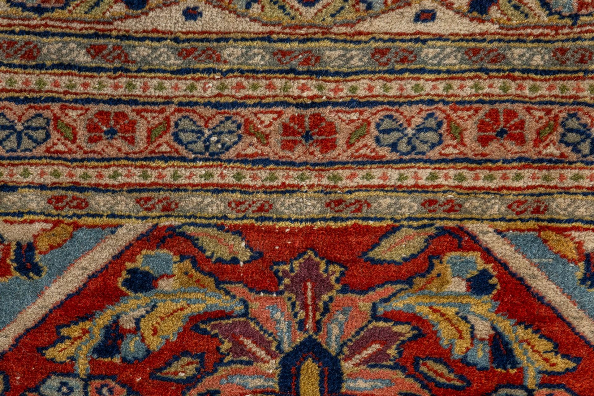 An Oriental hand-made carpet, Ghoum. (L:264 x W:353 cm) - Bild 6 aus 9