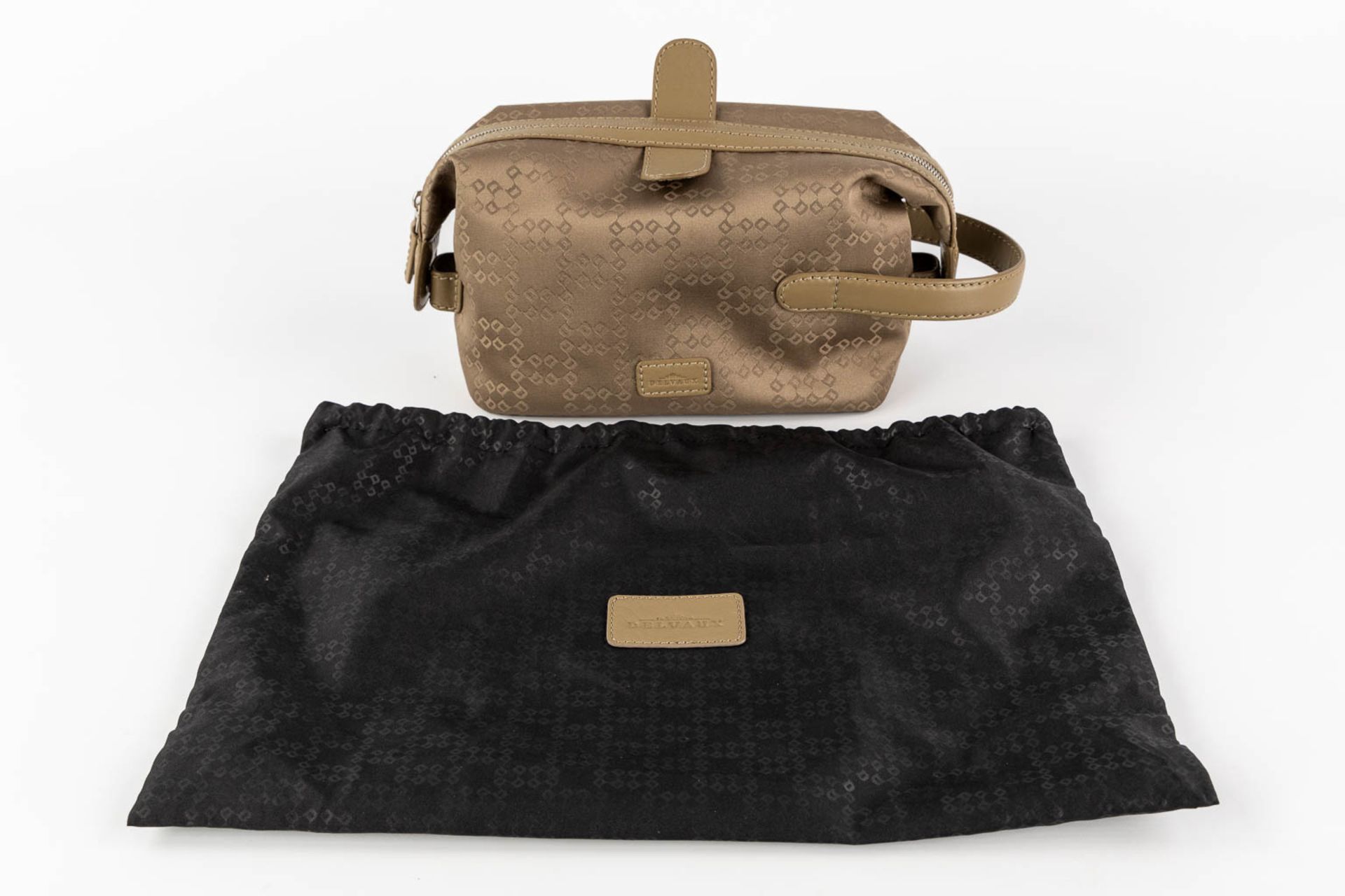 Delvaux, a handbag, added 'Airess', a toilet bag. (W:34 x H:29 cm) - Bild 3 aus 23