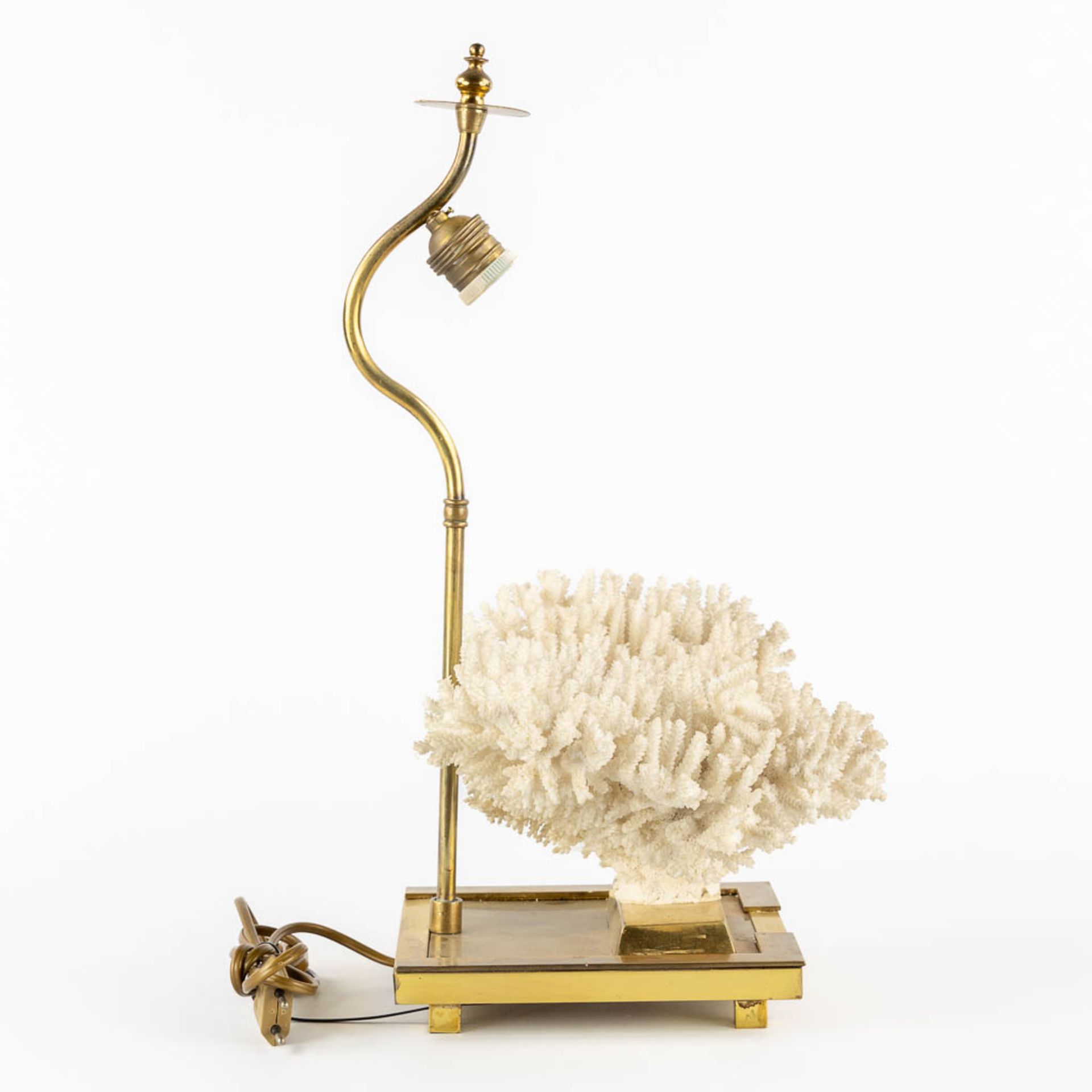 A decorative table lamp with a white coral. Circa 1980. (L:25 x W:39 x H:49 cm) - Image 6 of 10