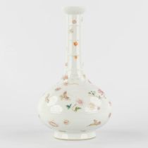 An unusual Chinese Famille Rose vase, decorated with butterflies, Yonghzeng mark, 19th C. (H:31 x D: