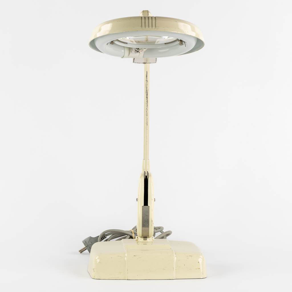 Dazor, M-1470, a mid-century reading/table lamp. (L:18 x W:26 x H:54 cm) - Image 3 of 13