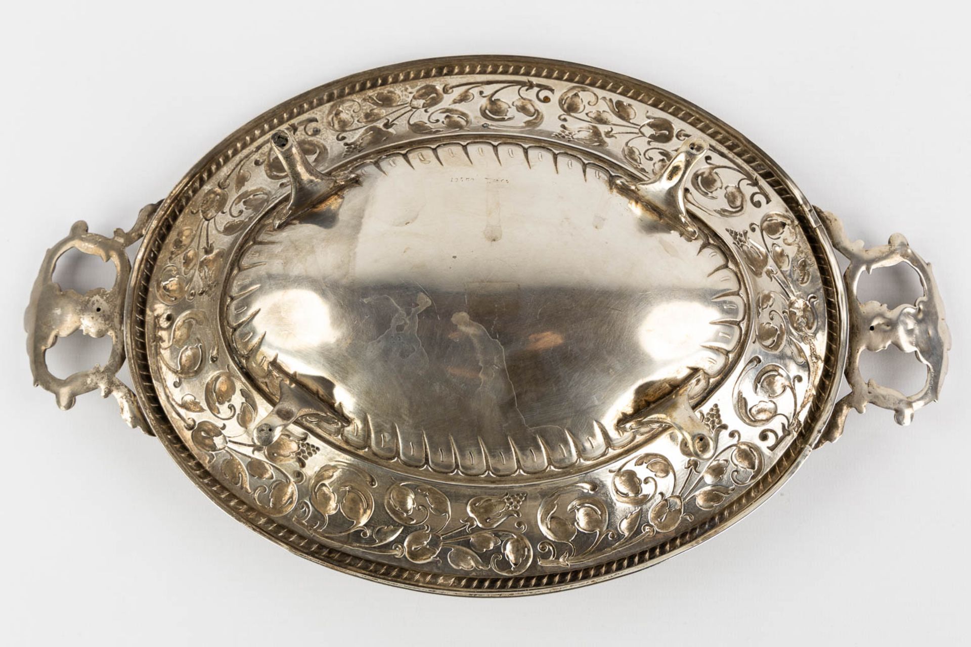 A serving bowl, silver, Germany. 800/1000. 260g. (L:21 x W:36 x H:7 cm) - Bild 8 aus 9