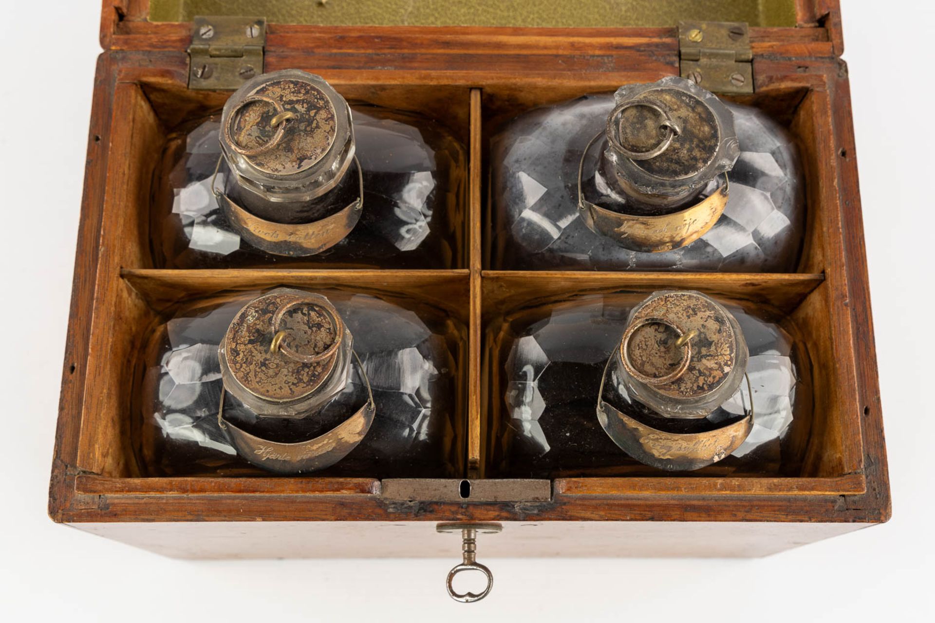 Three 'Cave à Liqueur', Liquor boxes. 19th and 20th C. (L:14 x W:35 x H:28 cm) - Bild 9 aus 9