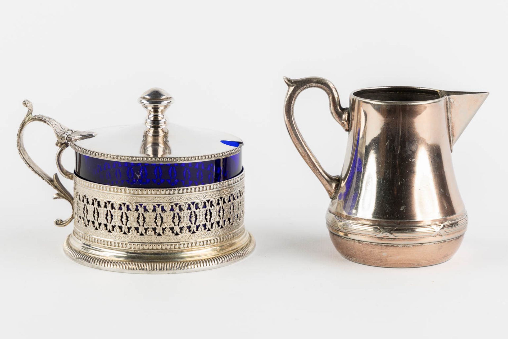 A large collection of silver and silver-plated objects, table accessories and serving ware. (L:16 x  - Bild 18 aus 29