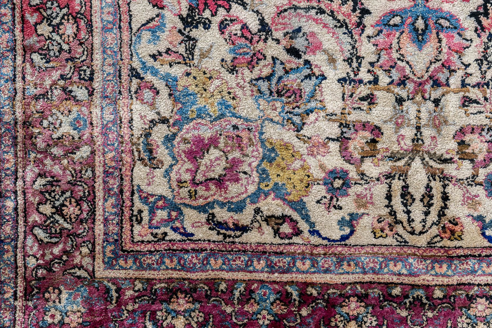 An Oriental hand-made carpet, Kashan, silk. (L:210 x W:135 cm) - Image 7 of 9