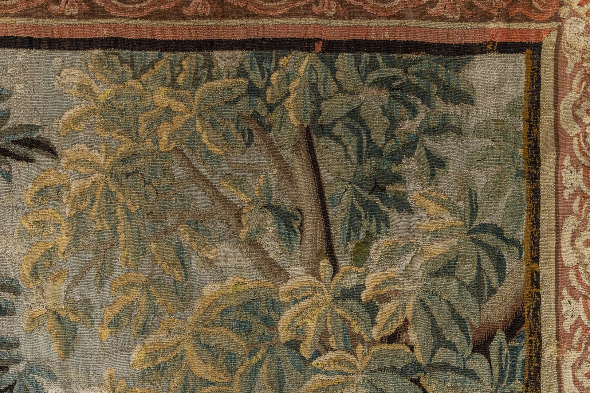 An antique 'Verdure' tapissery, Decorated with a castle, fauna and flora. 17th C. (W:276 x H:277 cm) - Bild 8 aus 10