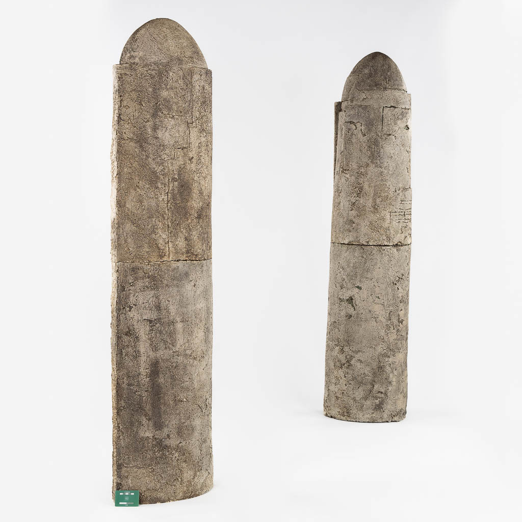Pia MANU (XX) 'Brutalist Totem (2x)'. (L:25 x W:40 x H:179,5 cm) - Image 2 of 14