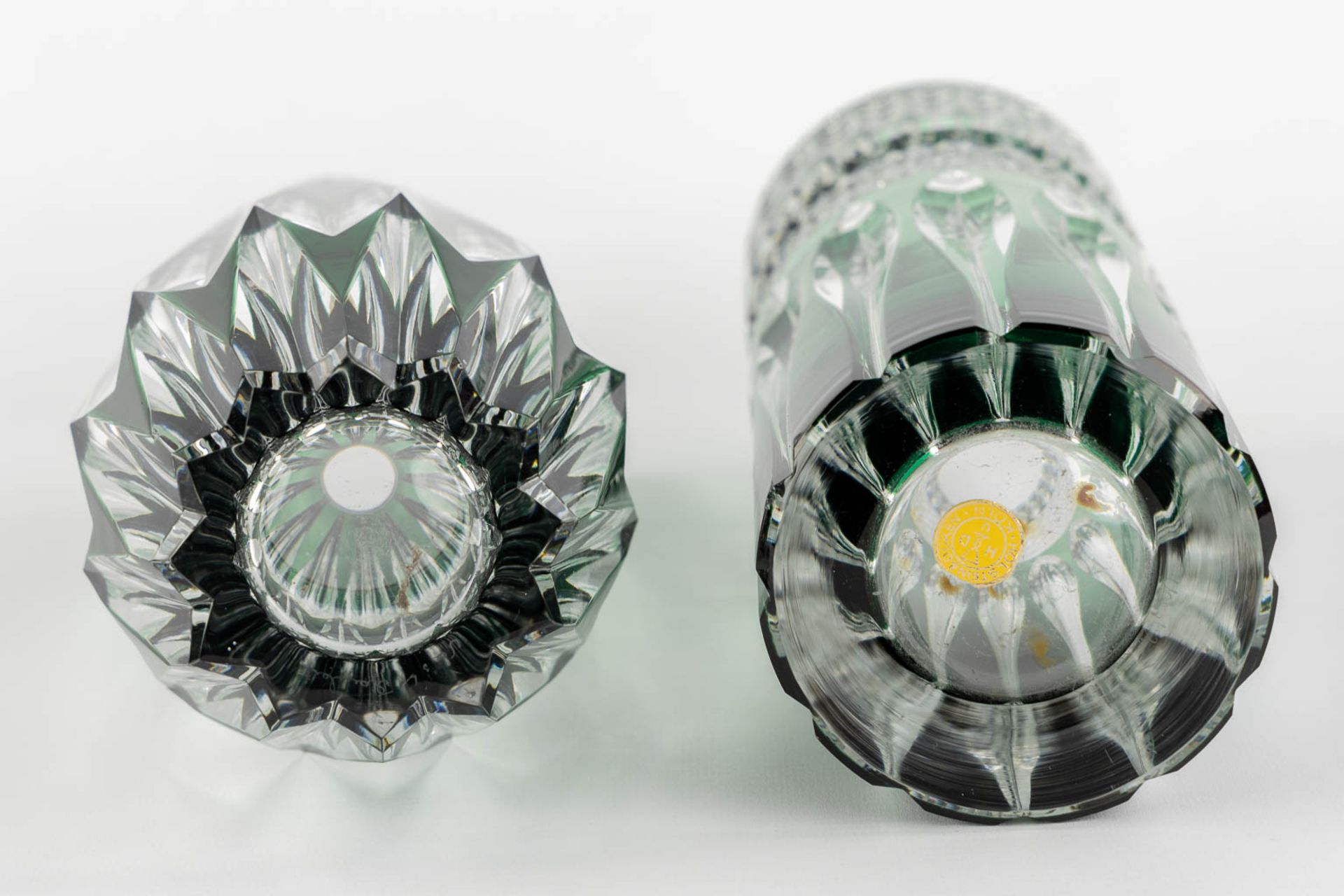 Val Saint Lambert, five vases and a bowl. Cut and coloured crystal. (H:30 x D:13 cm) - Bild 5 aus 18
