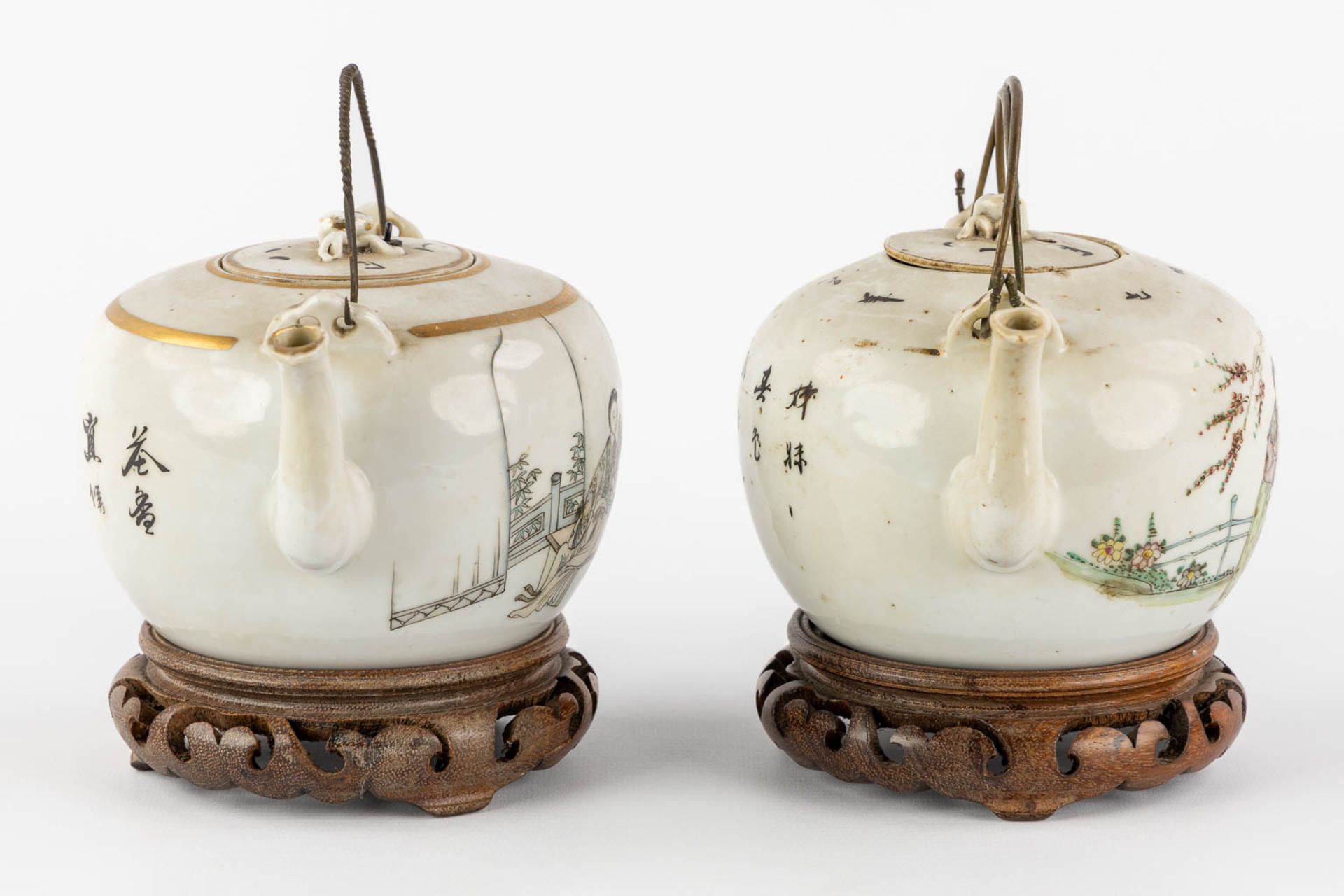 Two Chinese teapots, decorated with figurines. (L:13 x W:17,5 x H:10 cm) - Bild 4 aus 14
