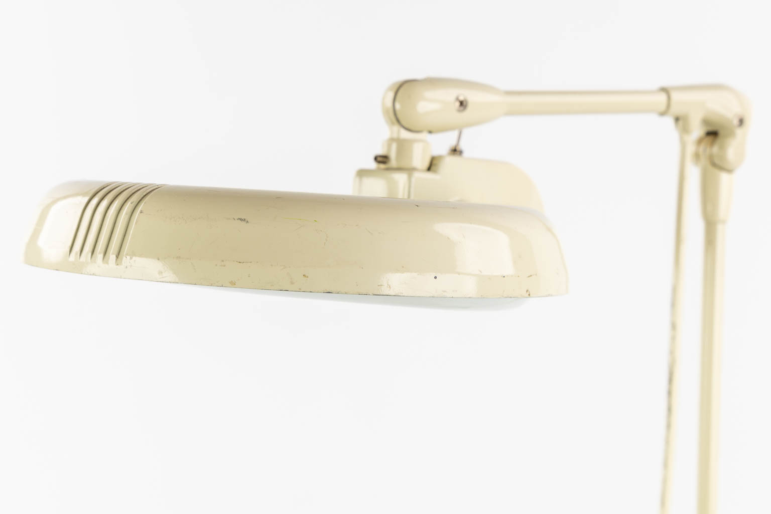 Dazor, M-1470, a mid-century reading/table lamp. (L:18 x W:26 x H:54 cm) - Image 12 of 13