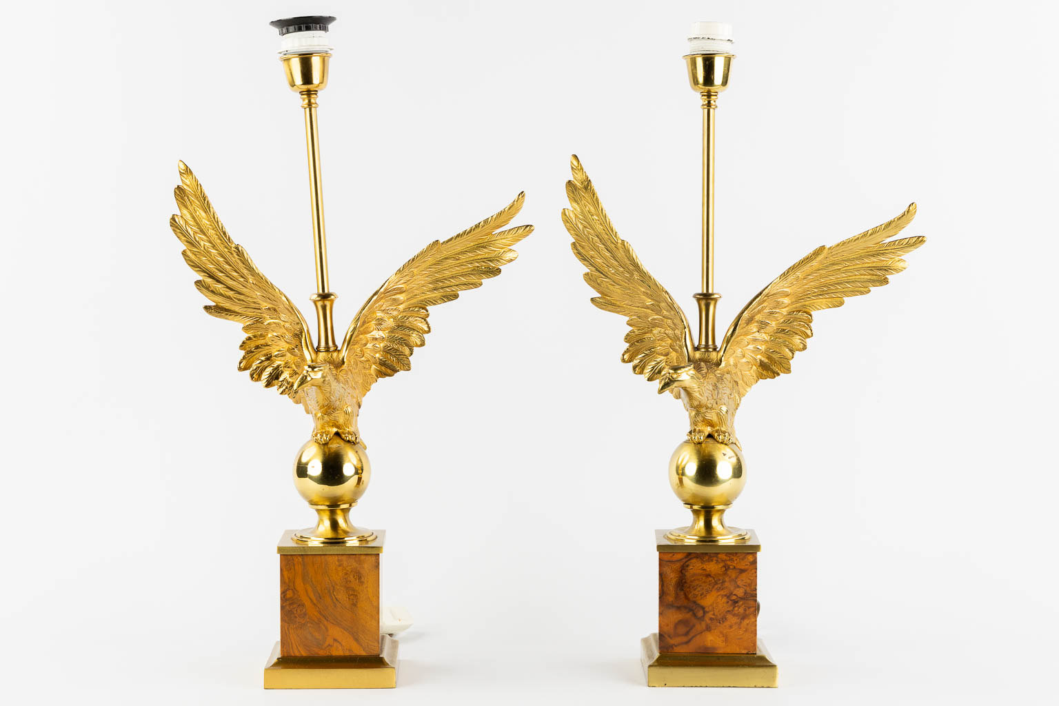 A pair of table lamps with Eagles, Hollywood Regency style. (L:15 x W:35 x H:63 cm) - Image 3 of 11