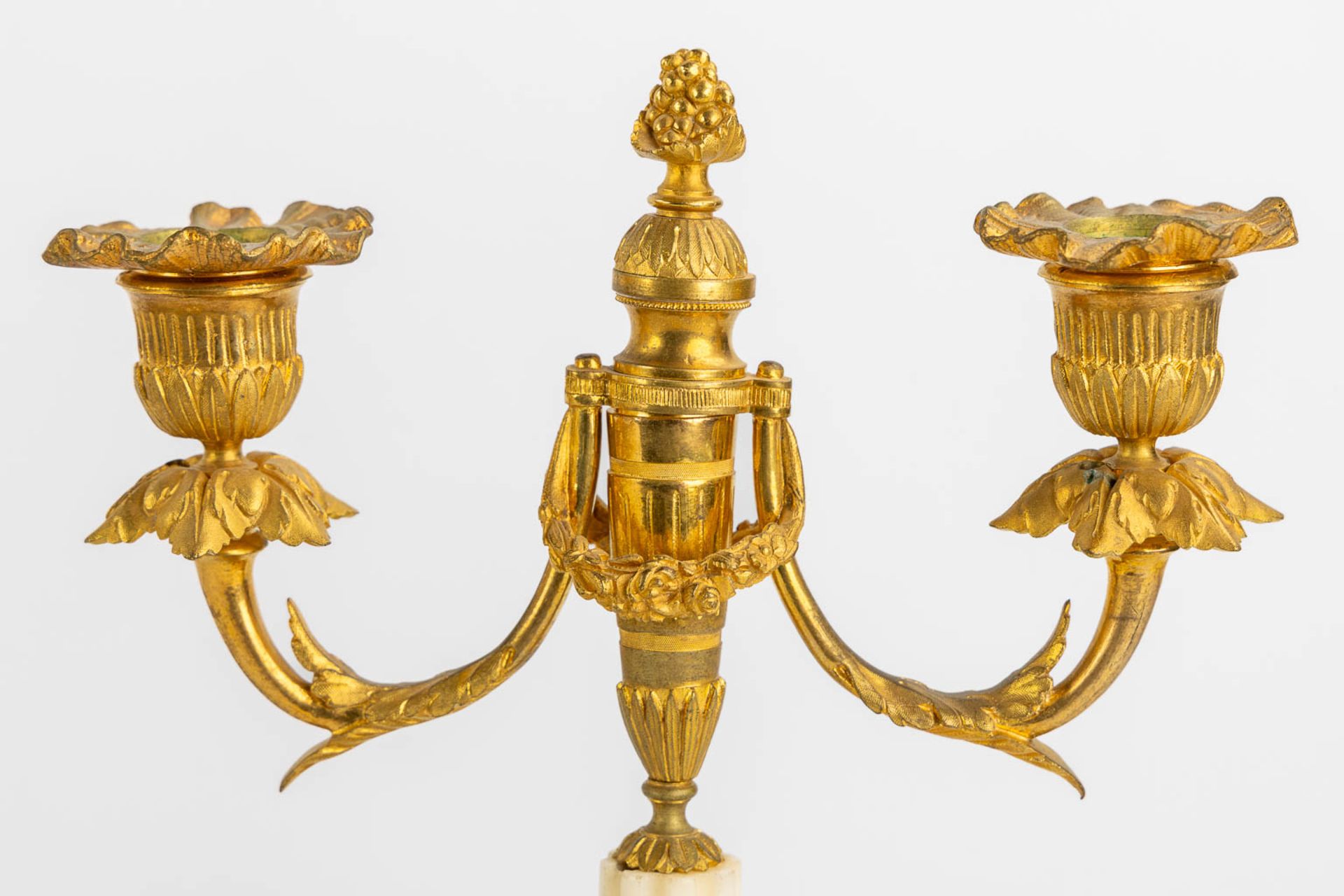 Lépine, a three-piece mantle garniture clock and candelabra. France, 19th C. (L:15 x W:31 x H:42 cm) - Image 8 of 10