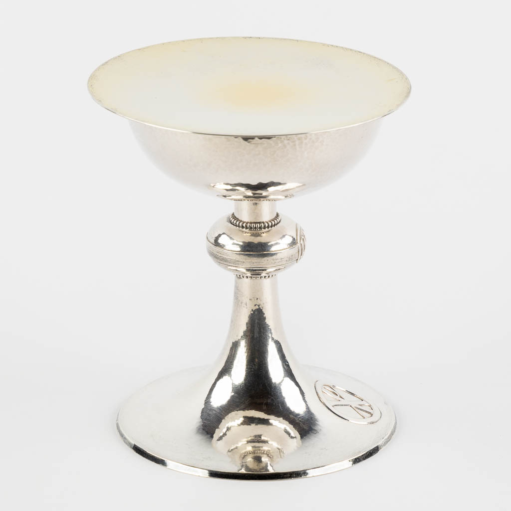 De Reuck, Ghent, a silver chalice and box. 900/1000. 658g. 1949. (H:17 x D:13,5 cm) - Image 4 of 16